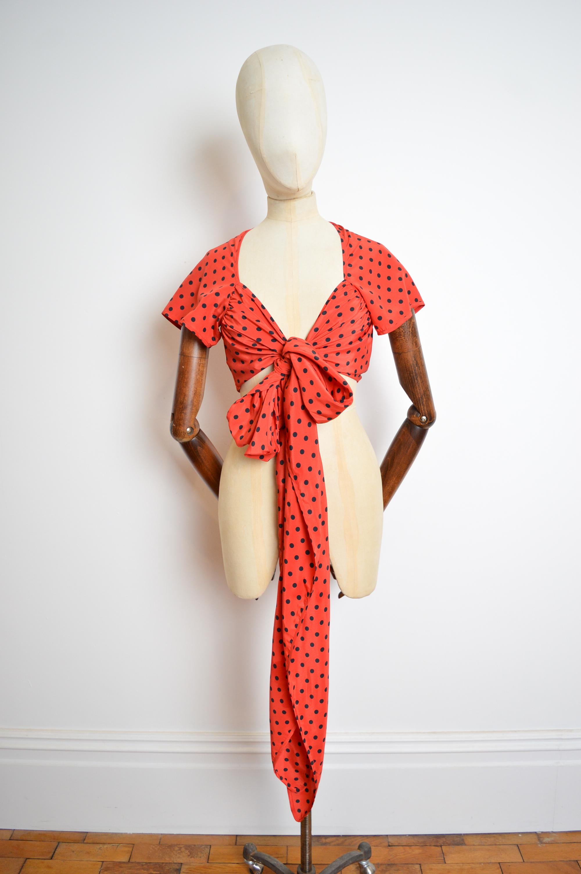 Arancia 1988 Archival Moschino Runway Red & Black Polka Dot Crop top - Camicetta a portafoglio in vendita
