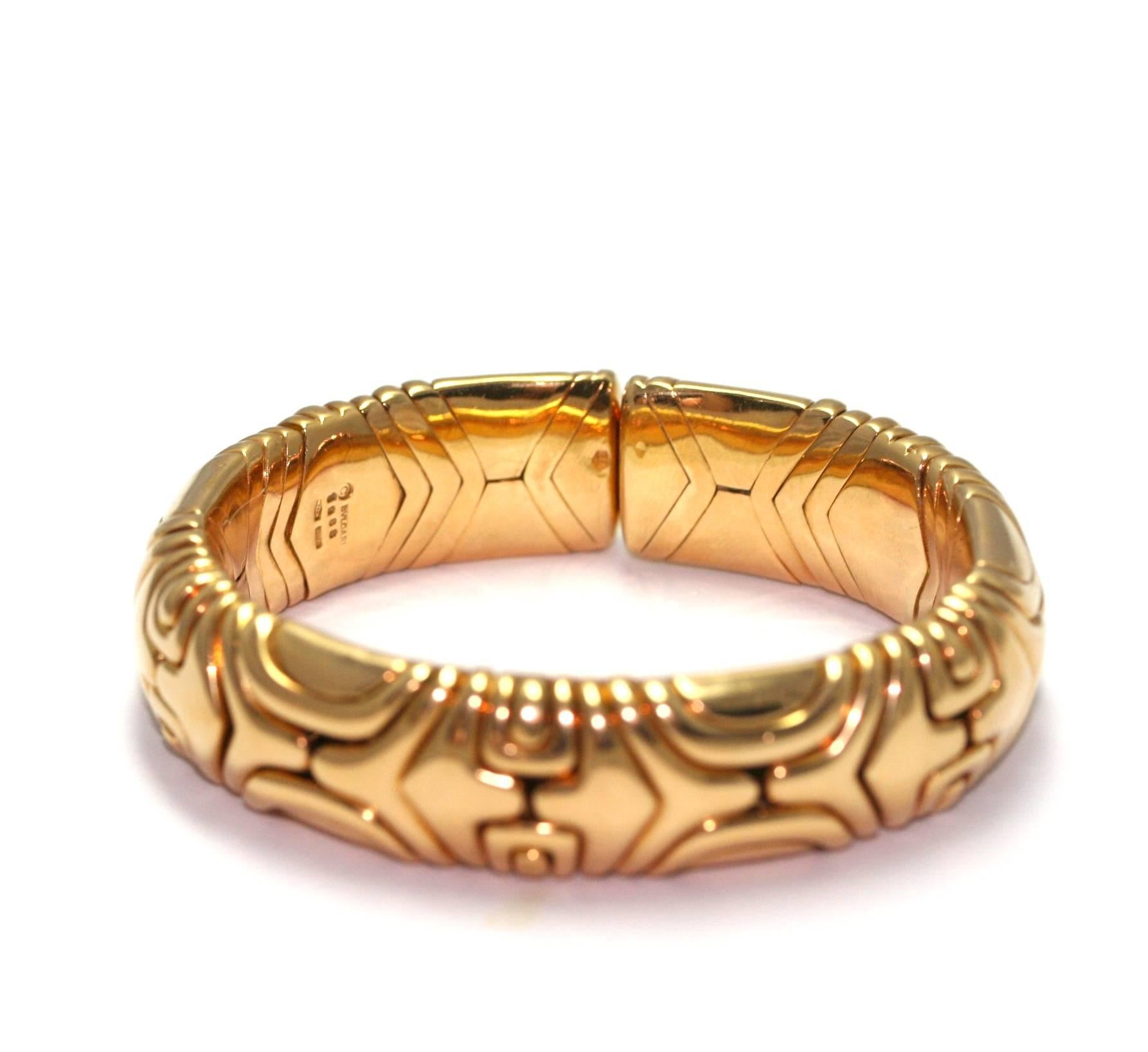 BULGARI Semi-rigid bracelet, in yellow gold.
Signed