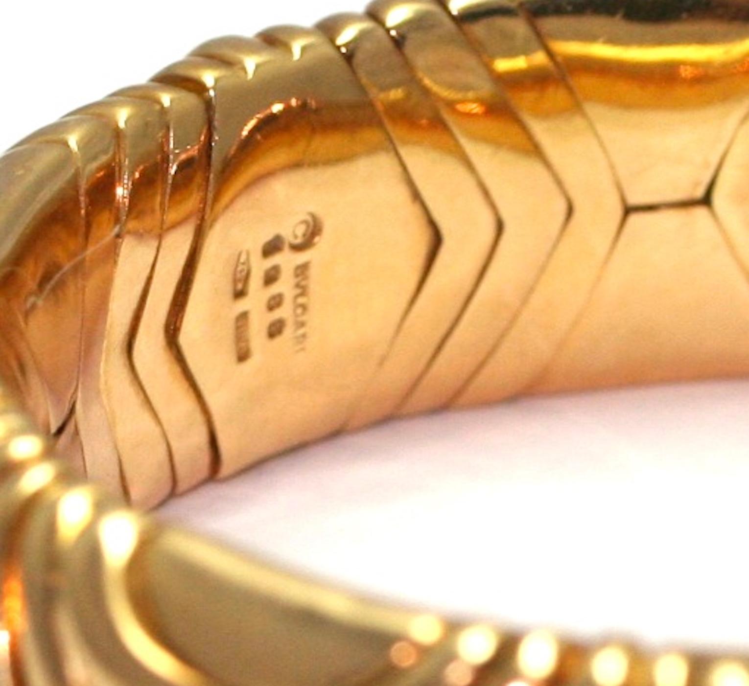 21ème siècle 1988 Bulgari Yellow Gold Semi-Rigid Bracelet Bangle Excellent état - En vente à Monte Carlo, MC