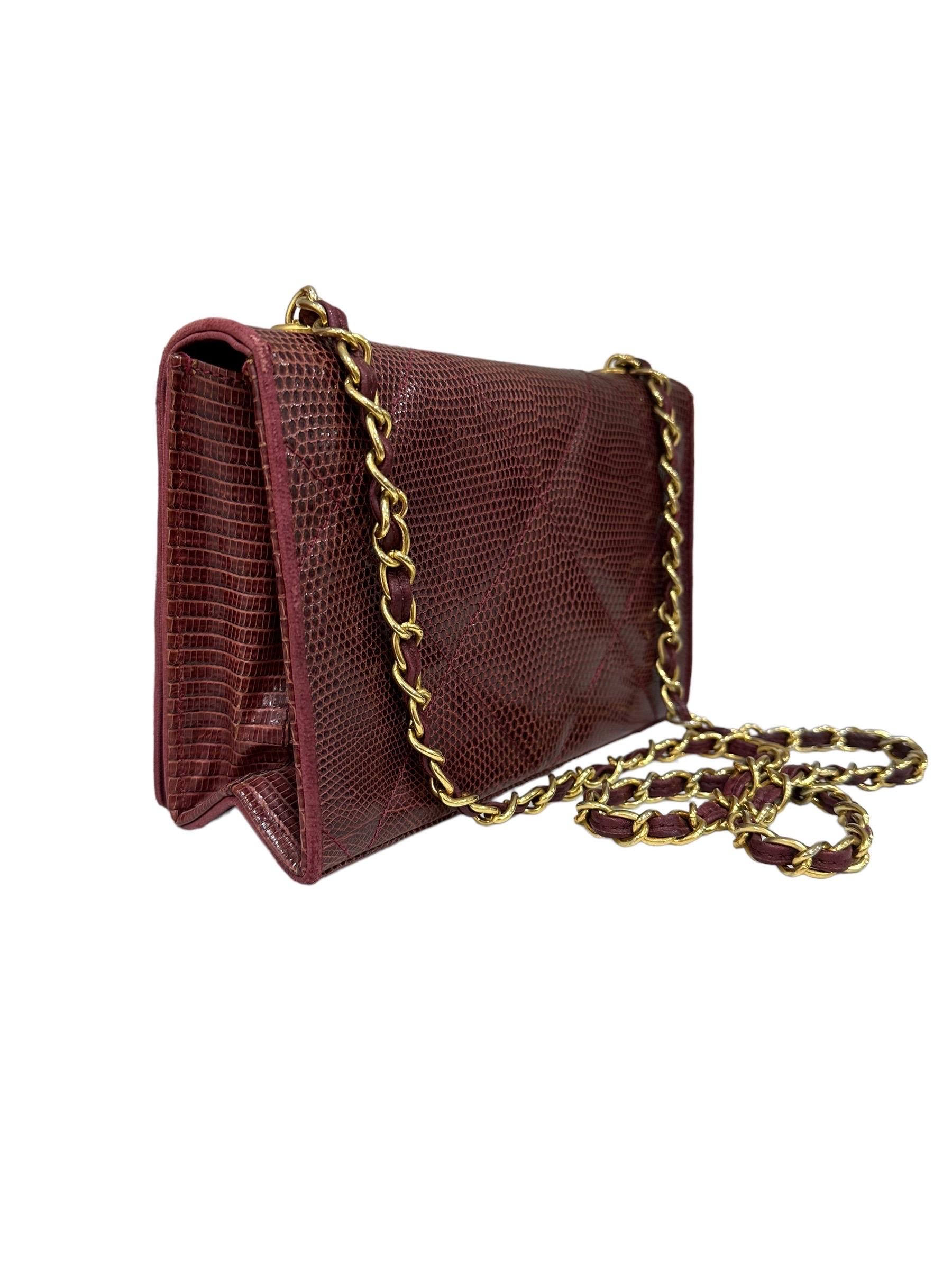 1988 Chanel Bordeaux Leather Shoulder Vintage Bag In Good Condition For Sale In Torre Del Greco, IT