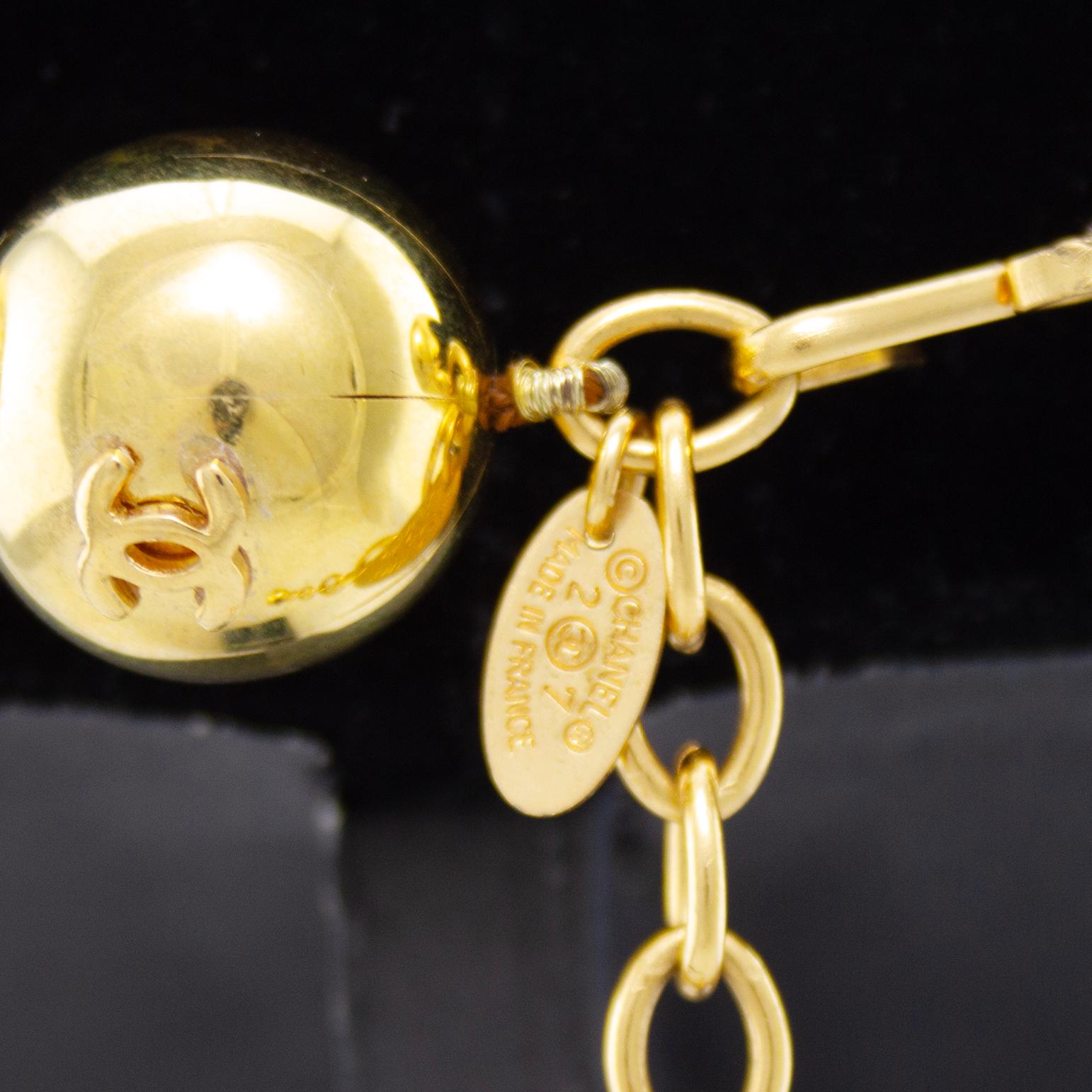 1988 Chanel Collection 27 Jumbo Ball - girocollo d'oro in vendita 2