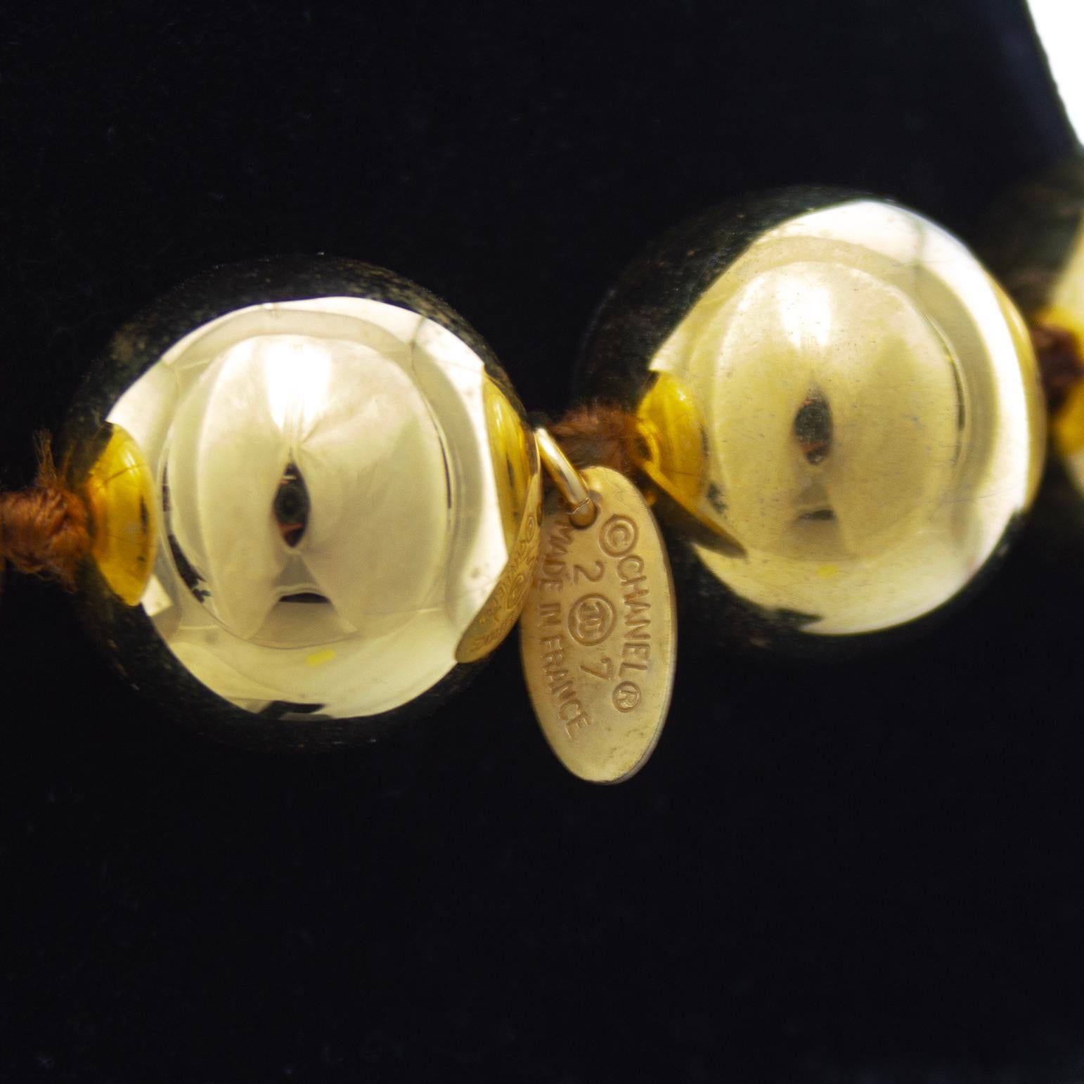 1988 Collection 27 Chanel Jumbo Gold Ball Long Necklace For Sale 1