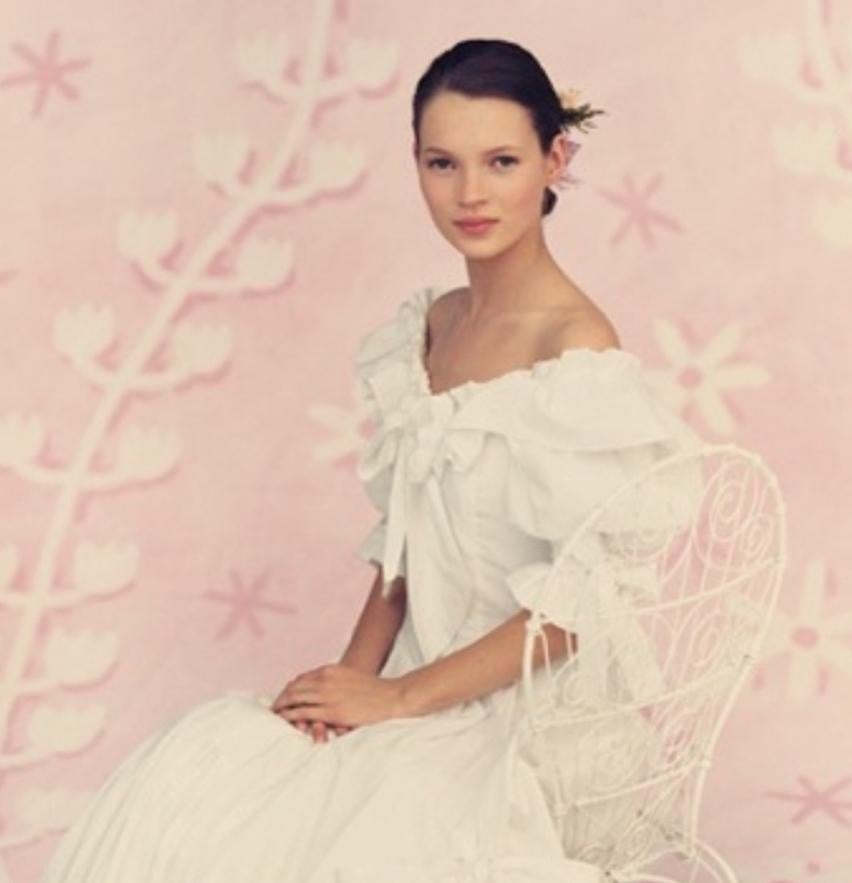 Donna 1988 Documentato Abito da sposa Laura Ashley con stampa in rilievo bianco in vendita