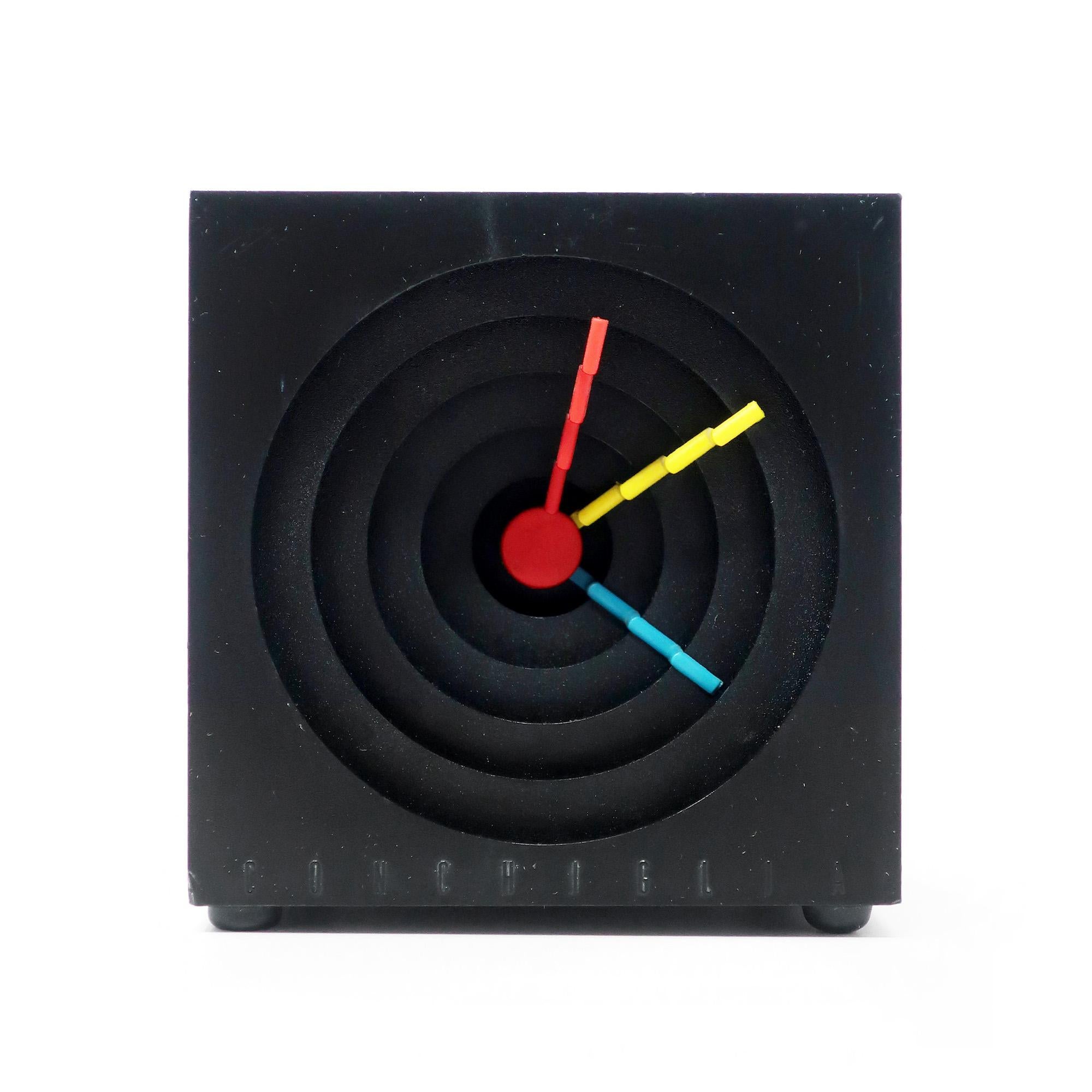 1988 Italian Conchiglia Desk Clock by Winning Ideas In Good Condition For Sale In Brooklyn, NY