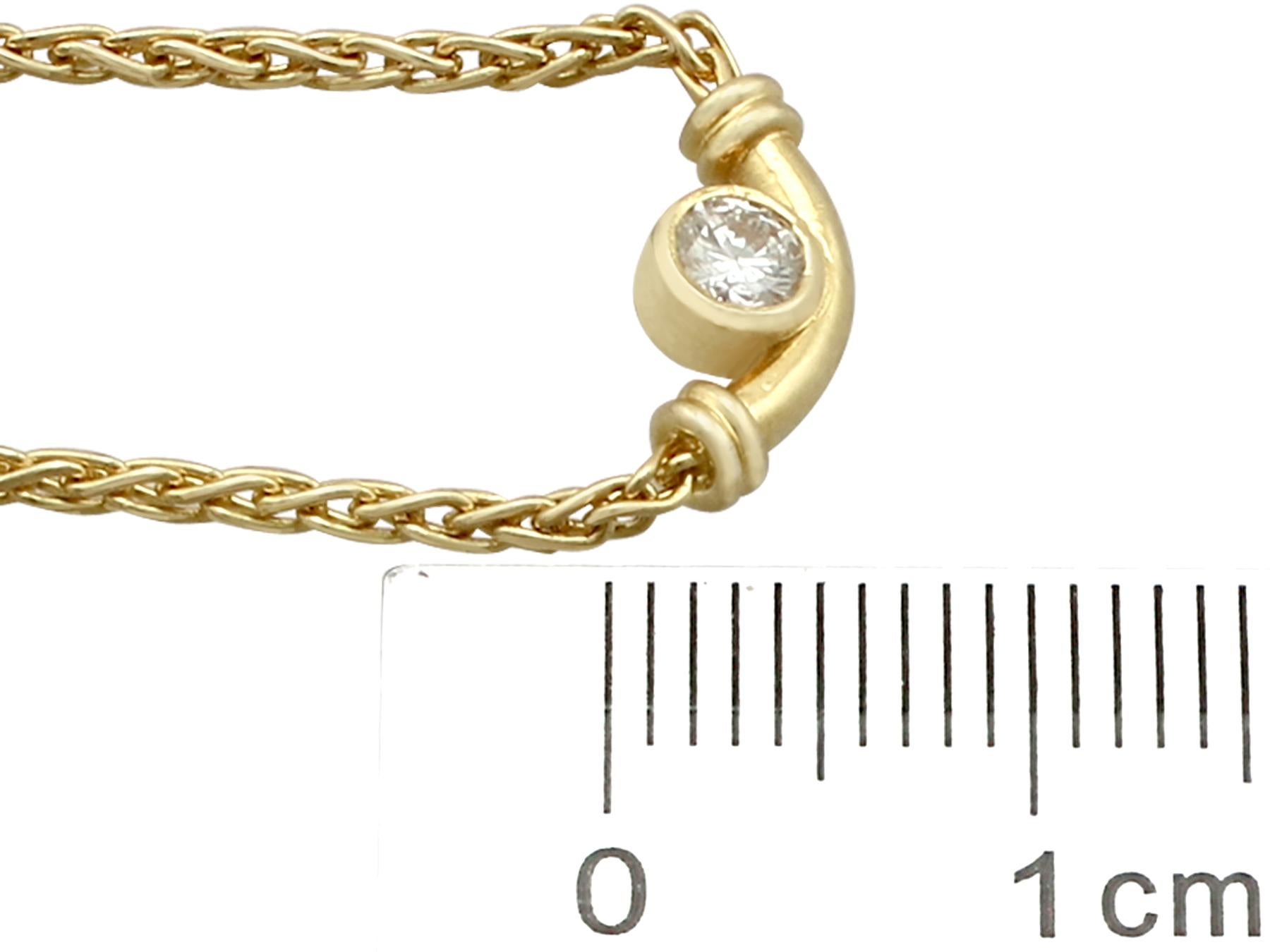 Round Cut 1988 Italian Diamond and Yellow Gold Necklace