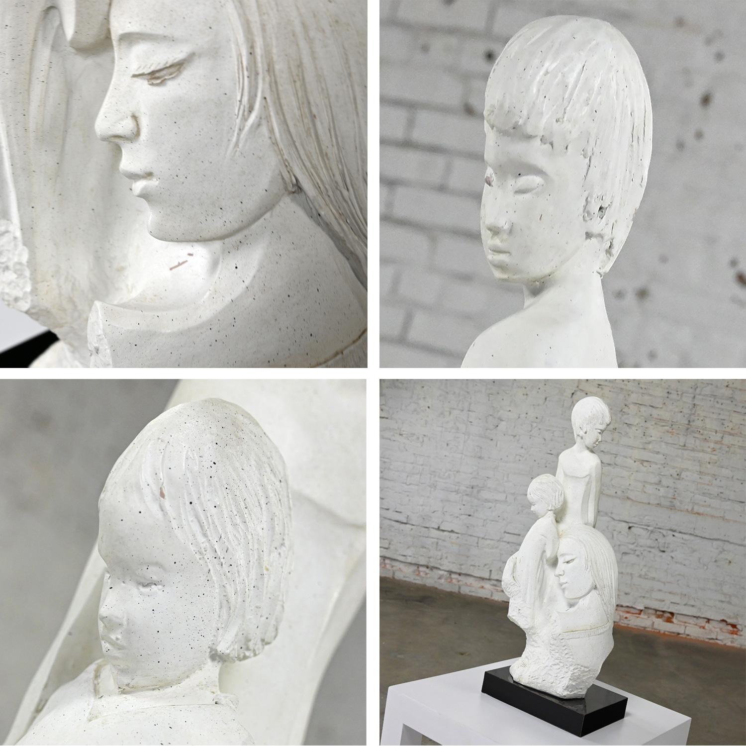 Sculpture moderne « A Mothers Love » de David Fisher pour Austin Productions, 1988 en vente 8