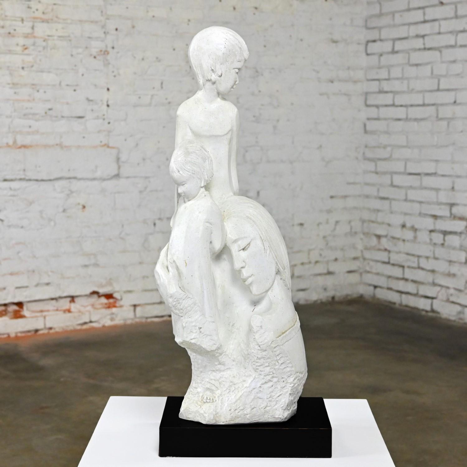 Sculpture moderne « A Mothers Love » de David Fisher pour Austin Productions, 1988 en vente 12