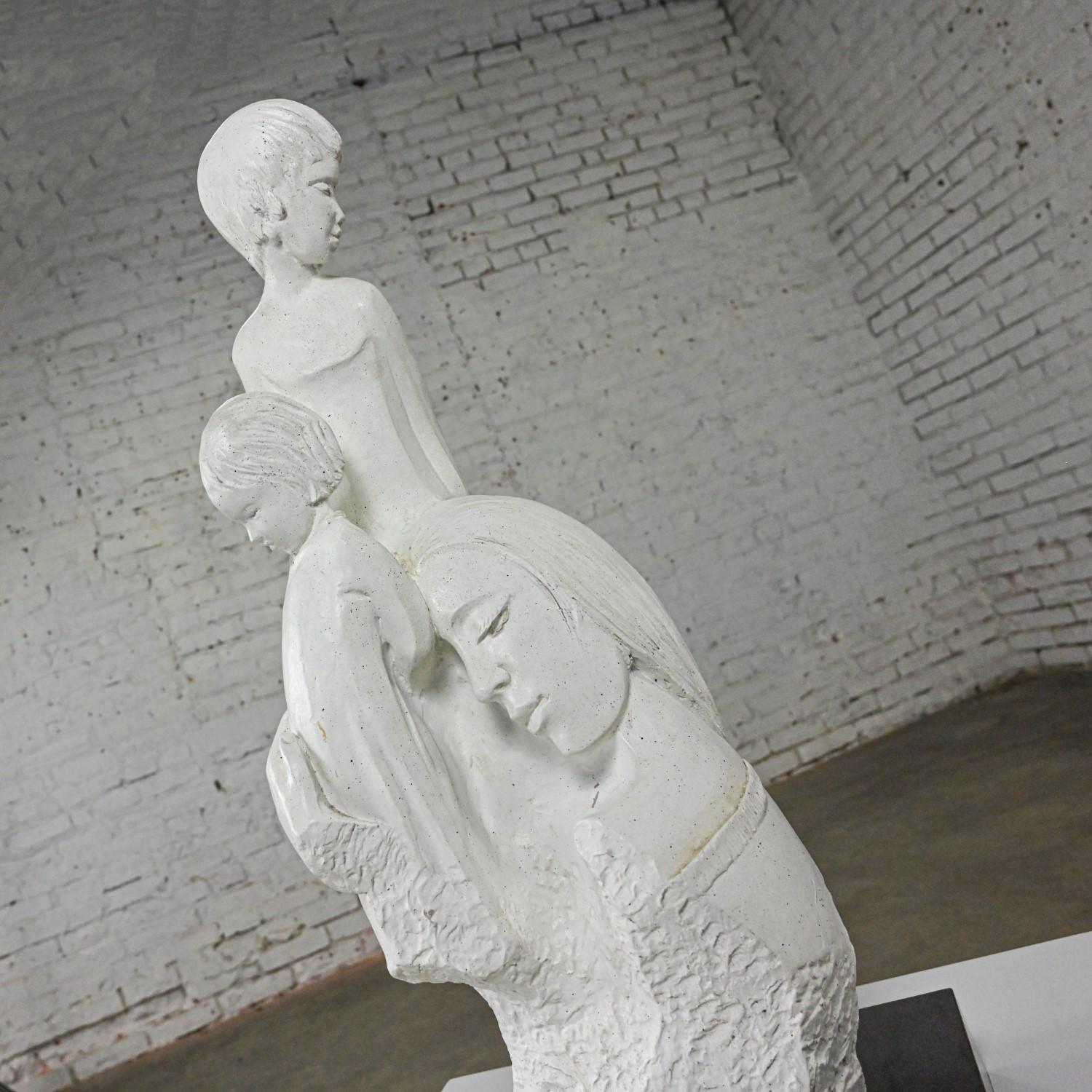 Moderne Sculpture moderne « A Mothers Love » de David Fisher pour Austin Productions, 1988 en vente