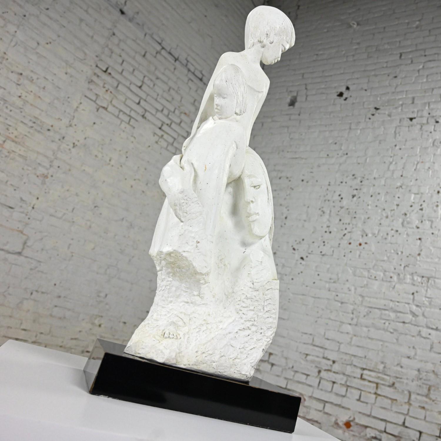 Sculpture moderne « A Mothers Love » de David Fisher pour Austin Productions, 1988 en vente 1