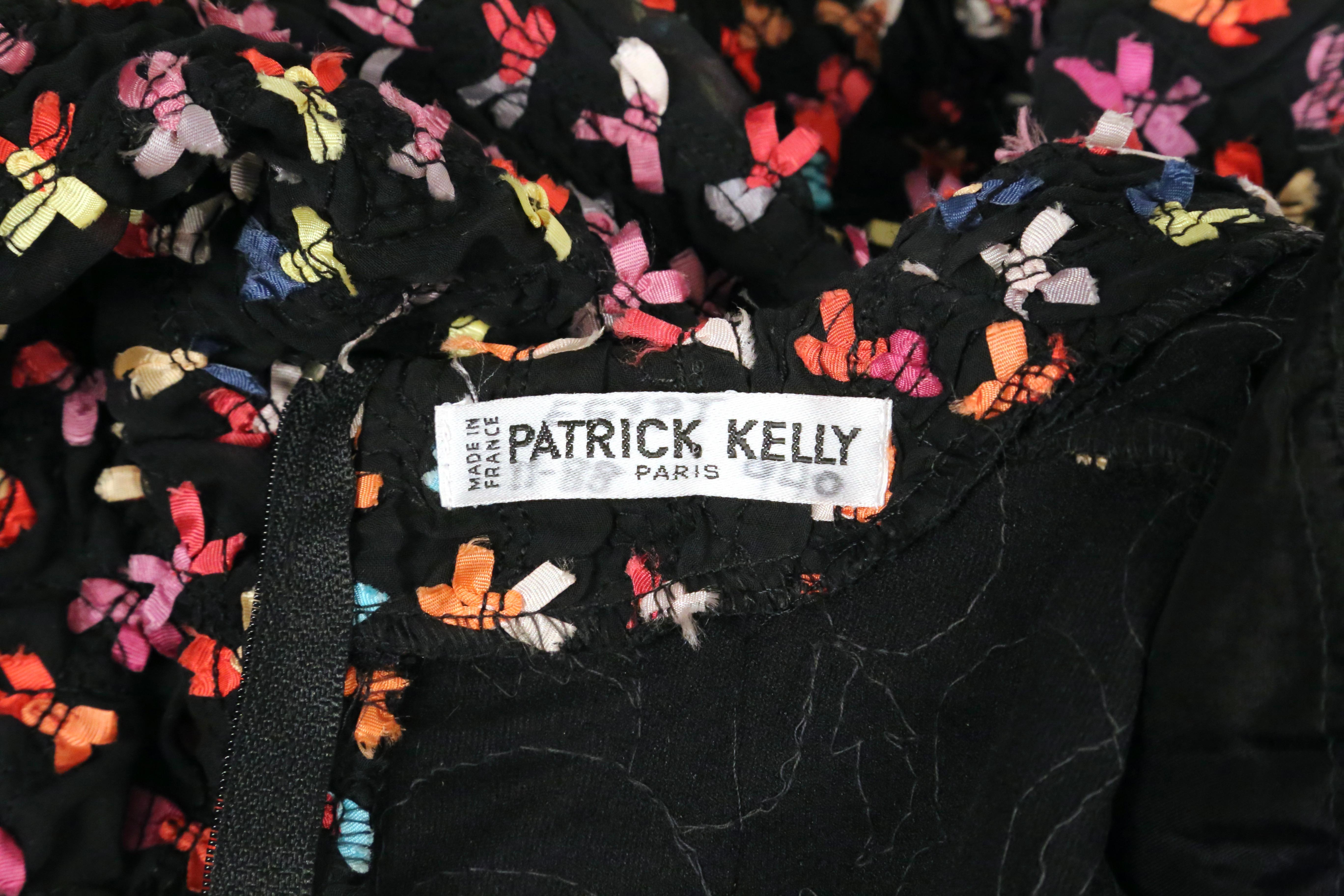 1988 PATRICK KELLY schwarzes Kleid mit Schleifen im Angebot 3