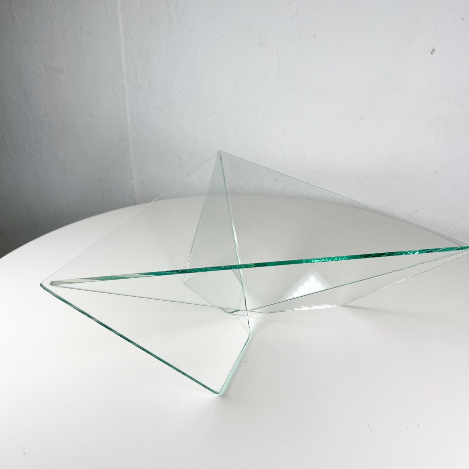 1988 Pyramid Modern Glass Art Bowl John Seitz In Good Condition For Sale In Chula Vista, CA