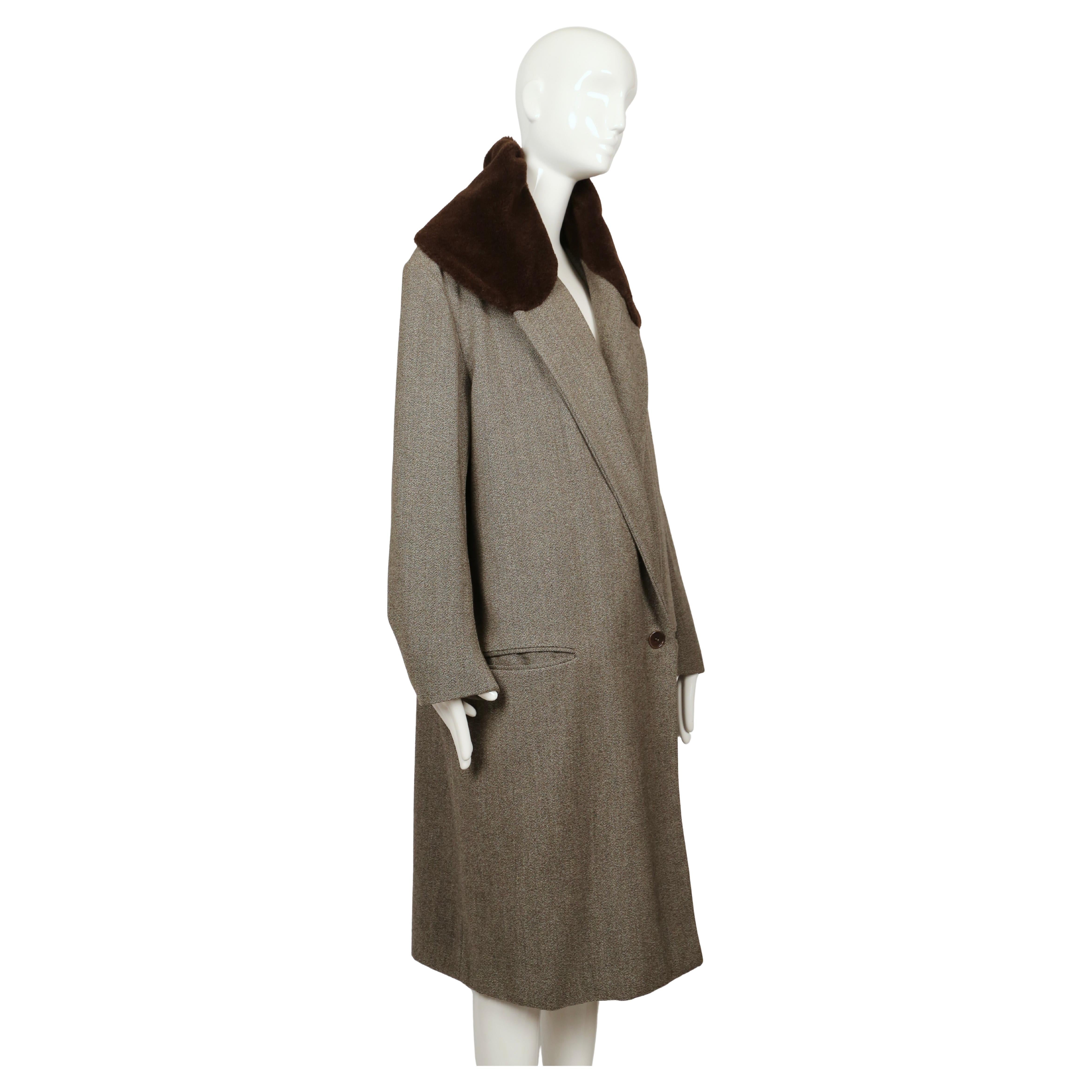 1988 ROMEO GIGLI Wollmantel in Übergröße mit Mohairkragen im Zustand „Gut“ im Angebot in San Fransisco, CA