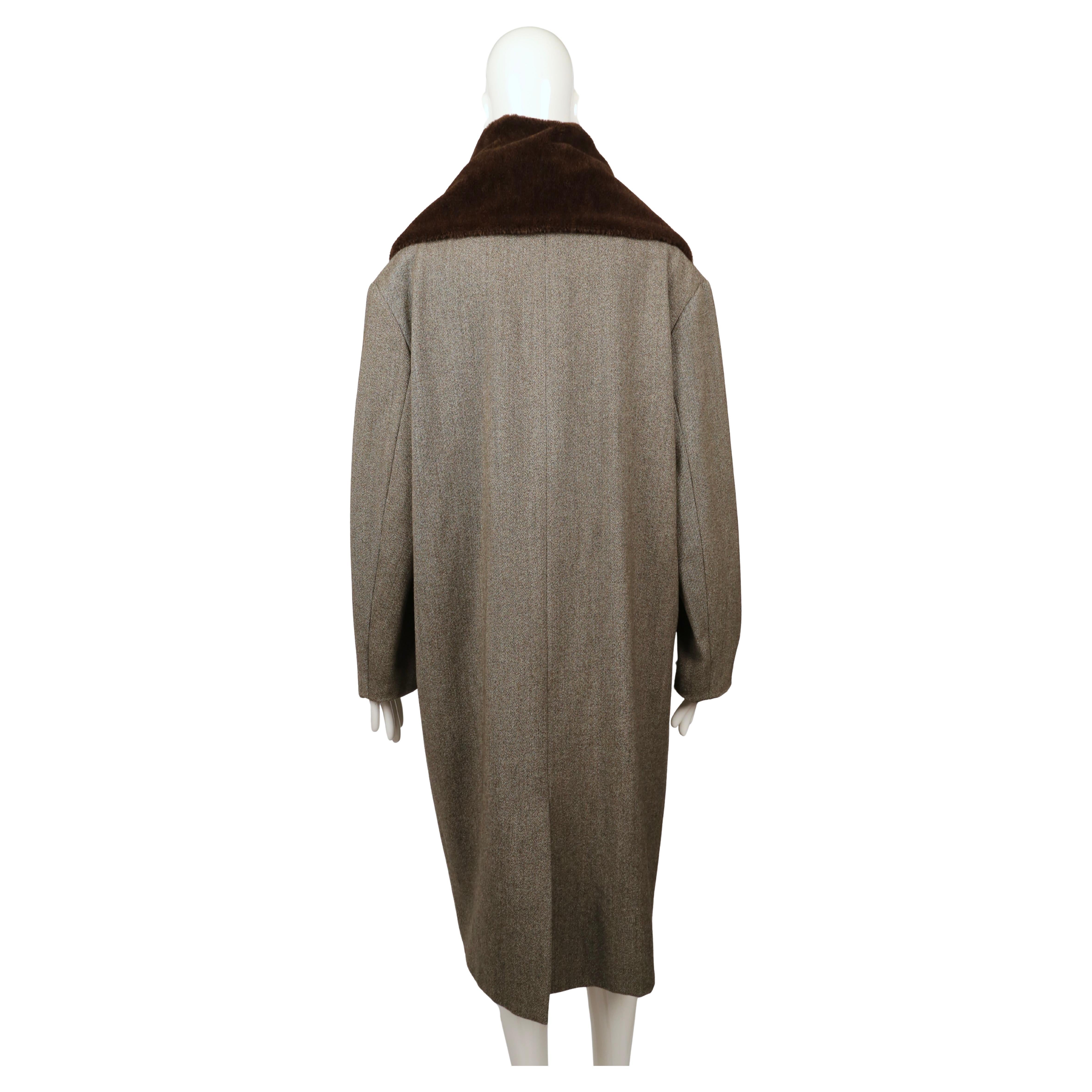 1988 ROMEO GIGLI Wollmantel in Übergr�öße mit Mohairkragen im Angebot 3