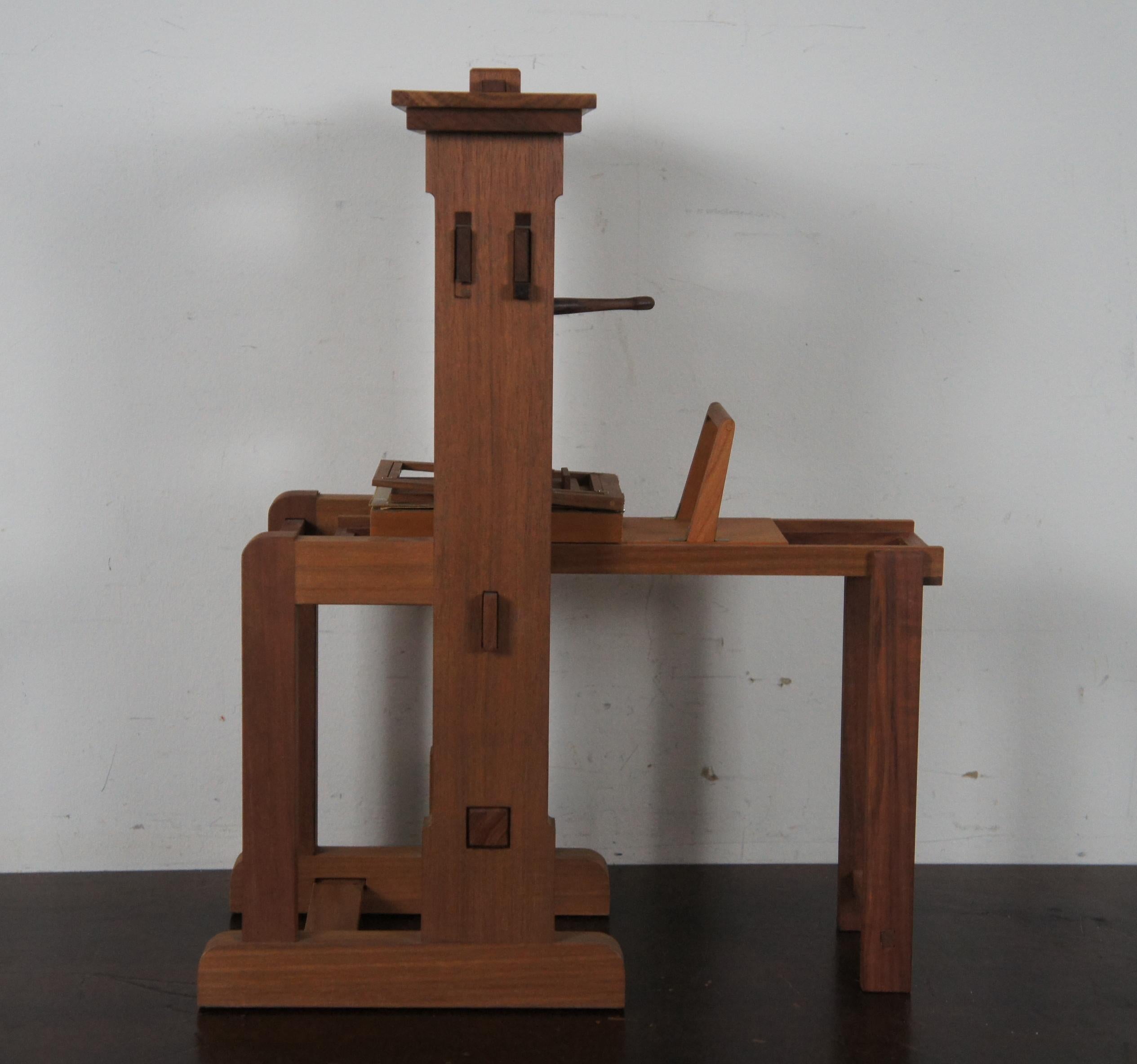 1989 1/4 Scale Gutenberg Model Printing Press Miniature Lewis McClure In Good Condition In Dayton, OH
