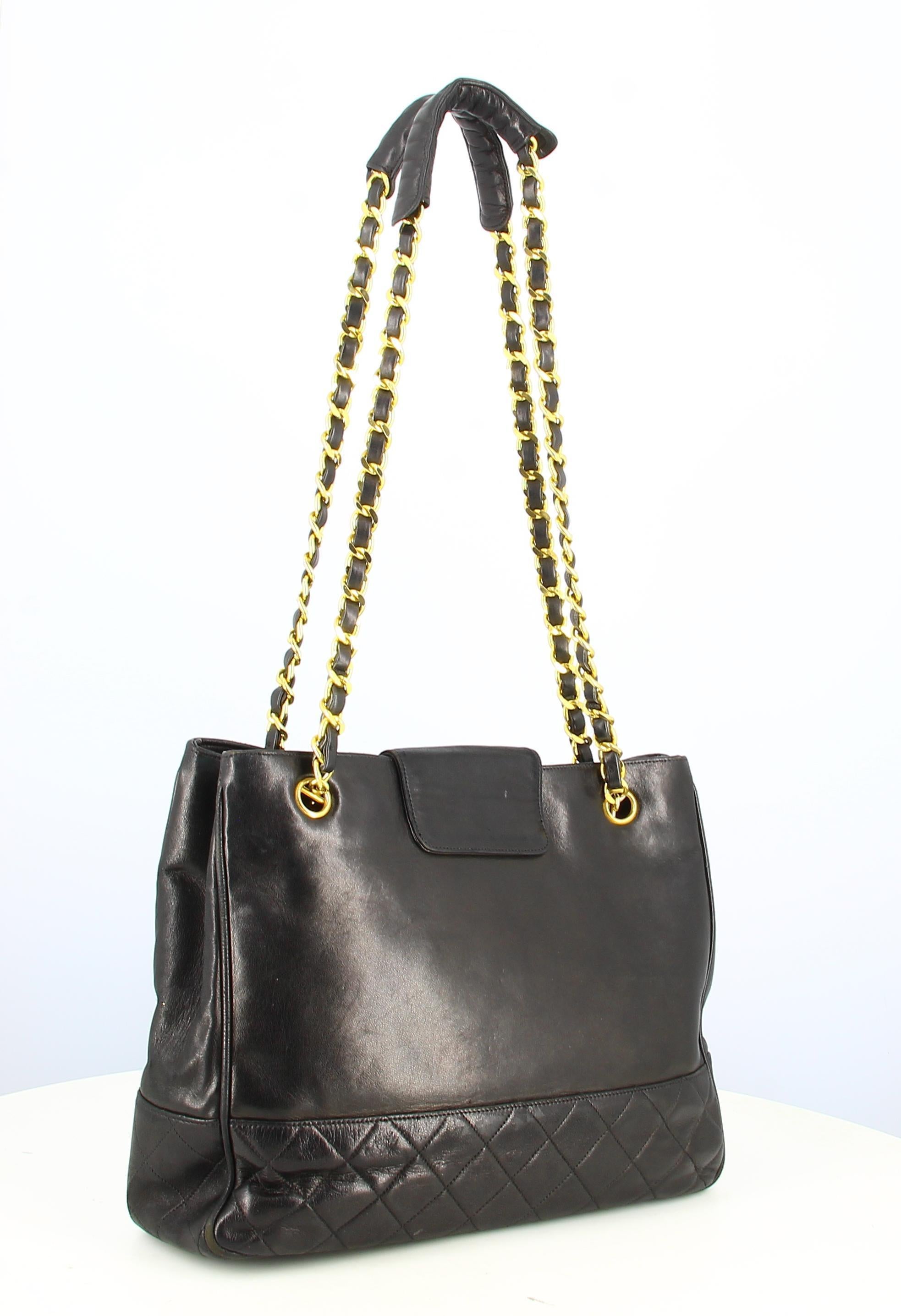 Women's 1989-1991 Chanel Black Leather Handbag