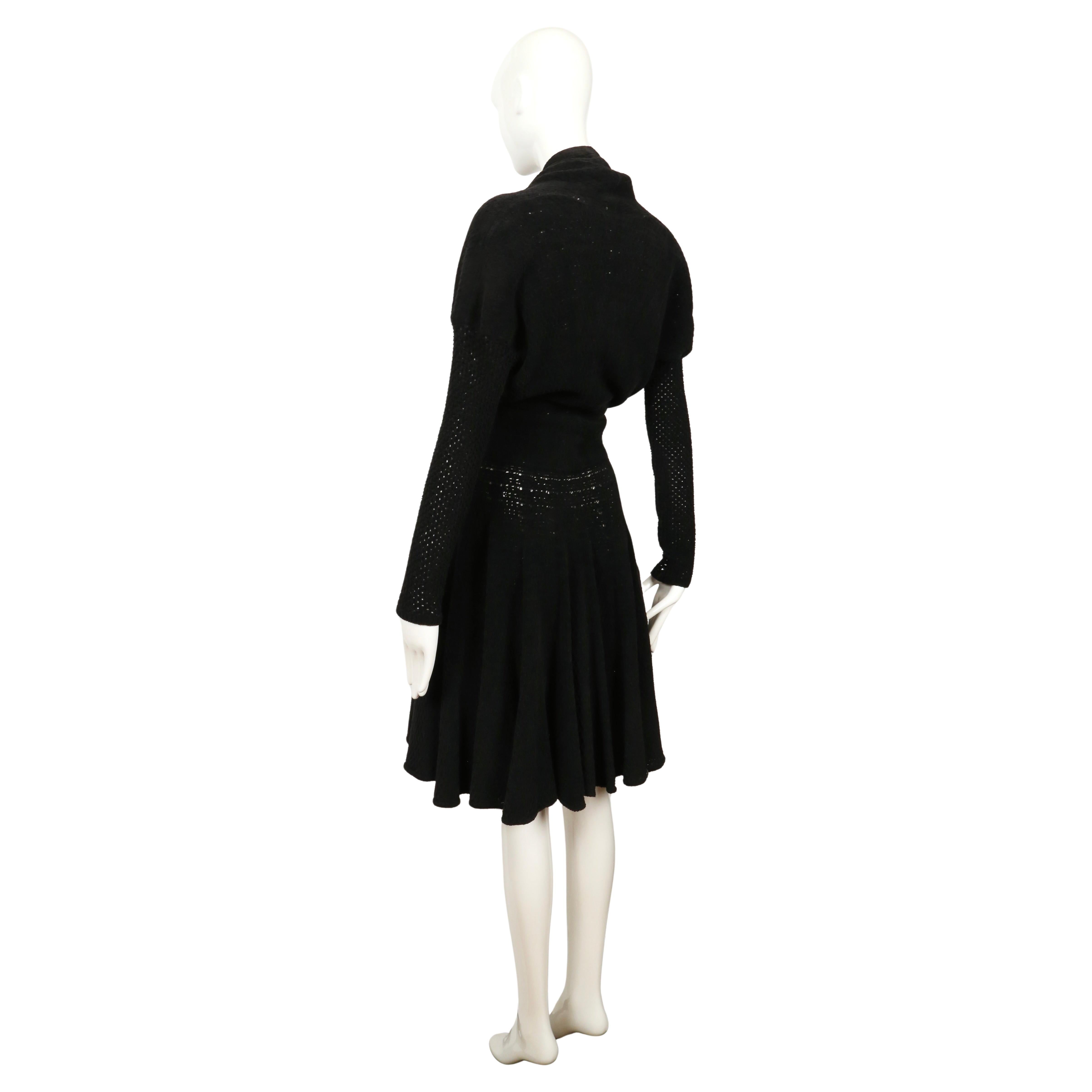 1989 AZZEDINE ALAIA vestido de chenilla negro RUNWAY en venta 6