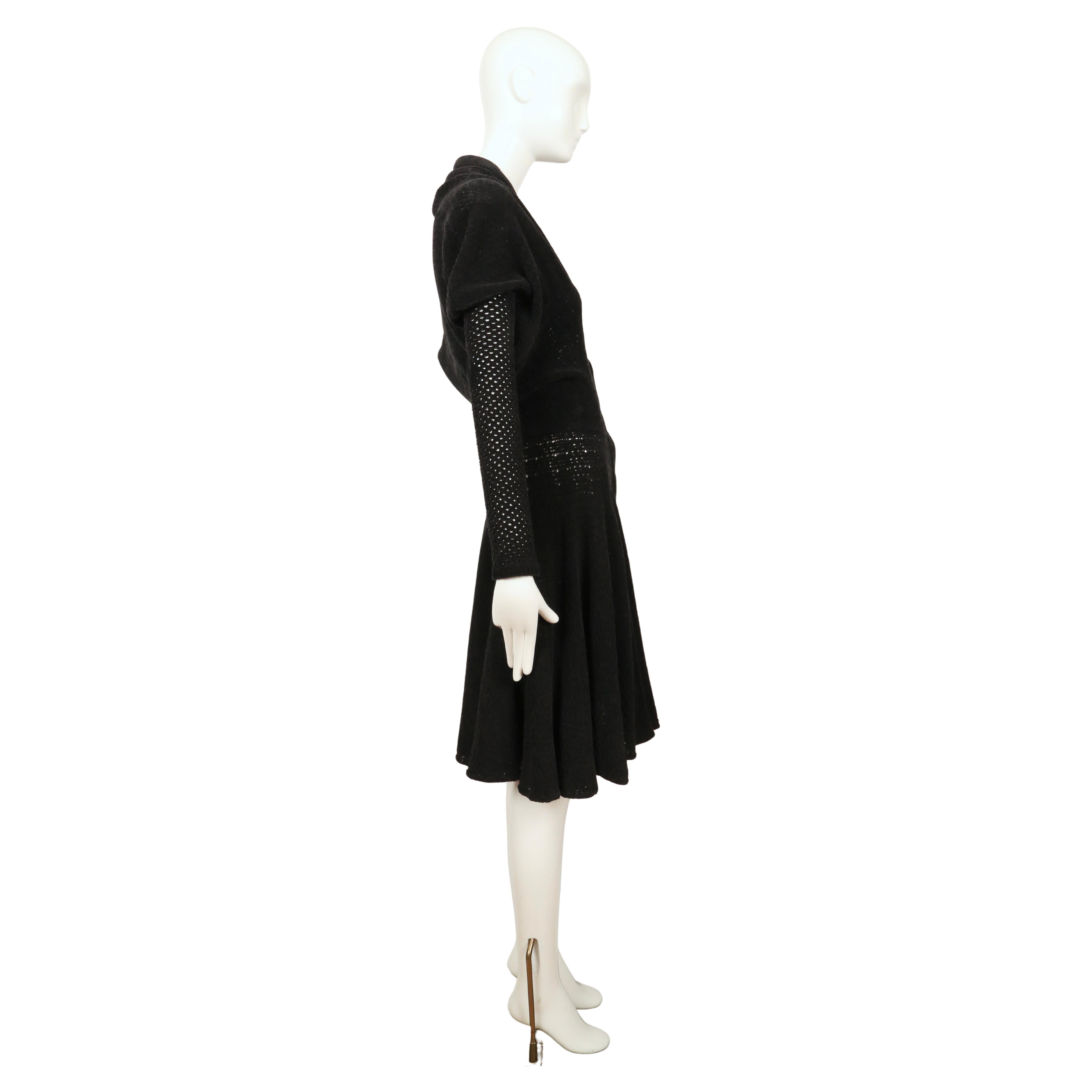 1989 AZZEDINE ALAIA vestido de chenilla negro RUNWAY en venta 1