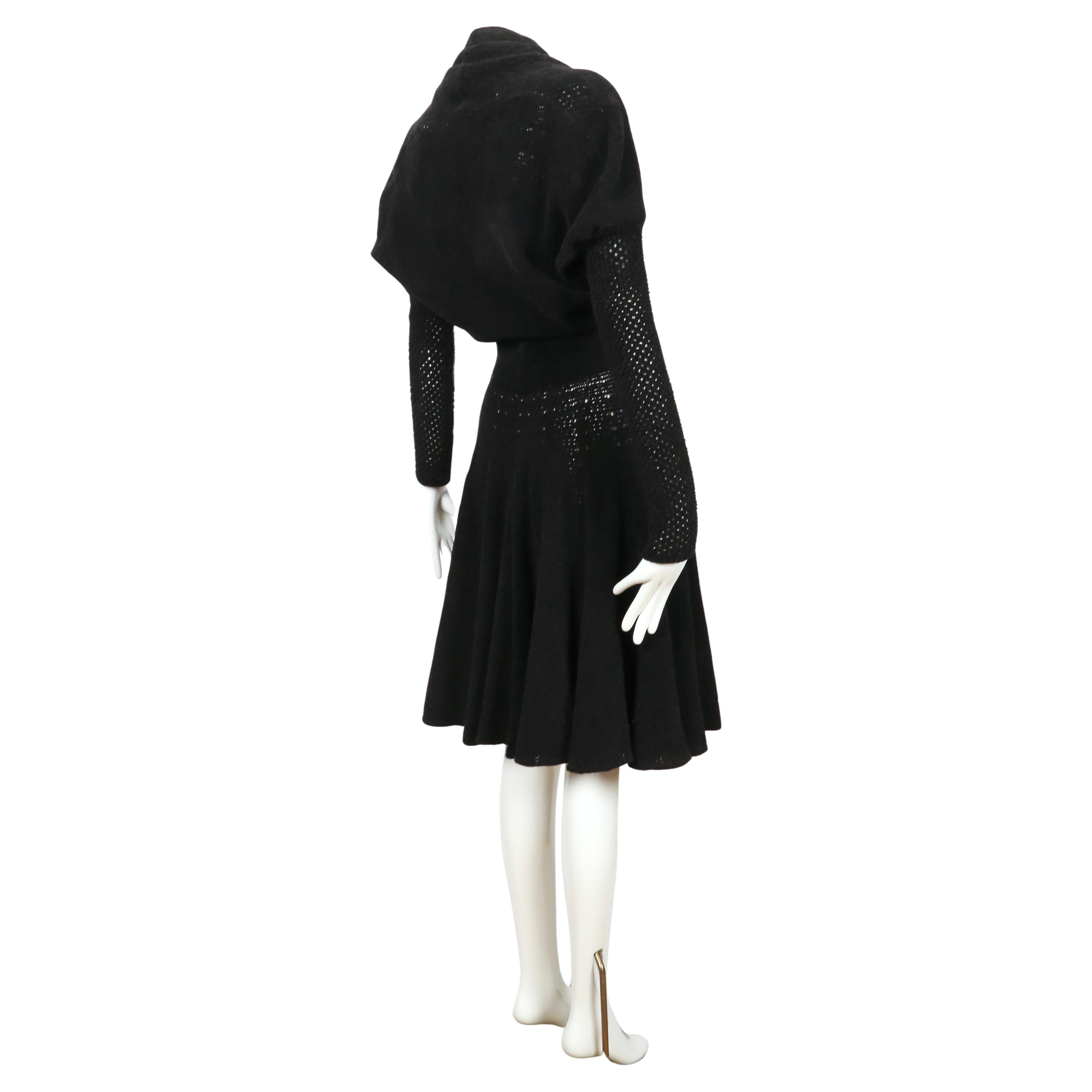 1989 AZZEDINE ALAIA vestido de chenilla negro RUNWAY en venta 2