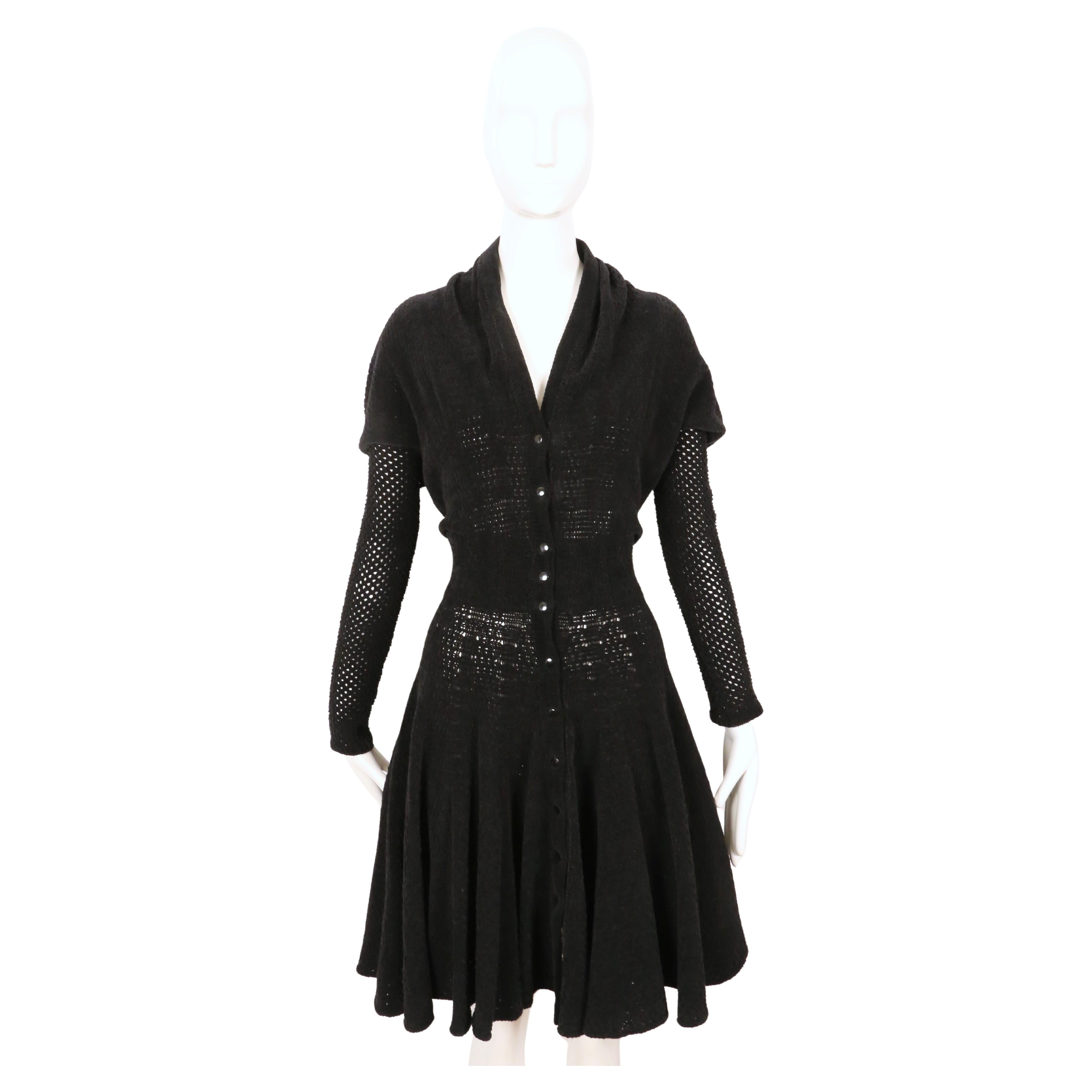 1989 AZZEDINE ALAIA vestido de chenilla negro RUNWAY en venta