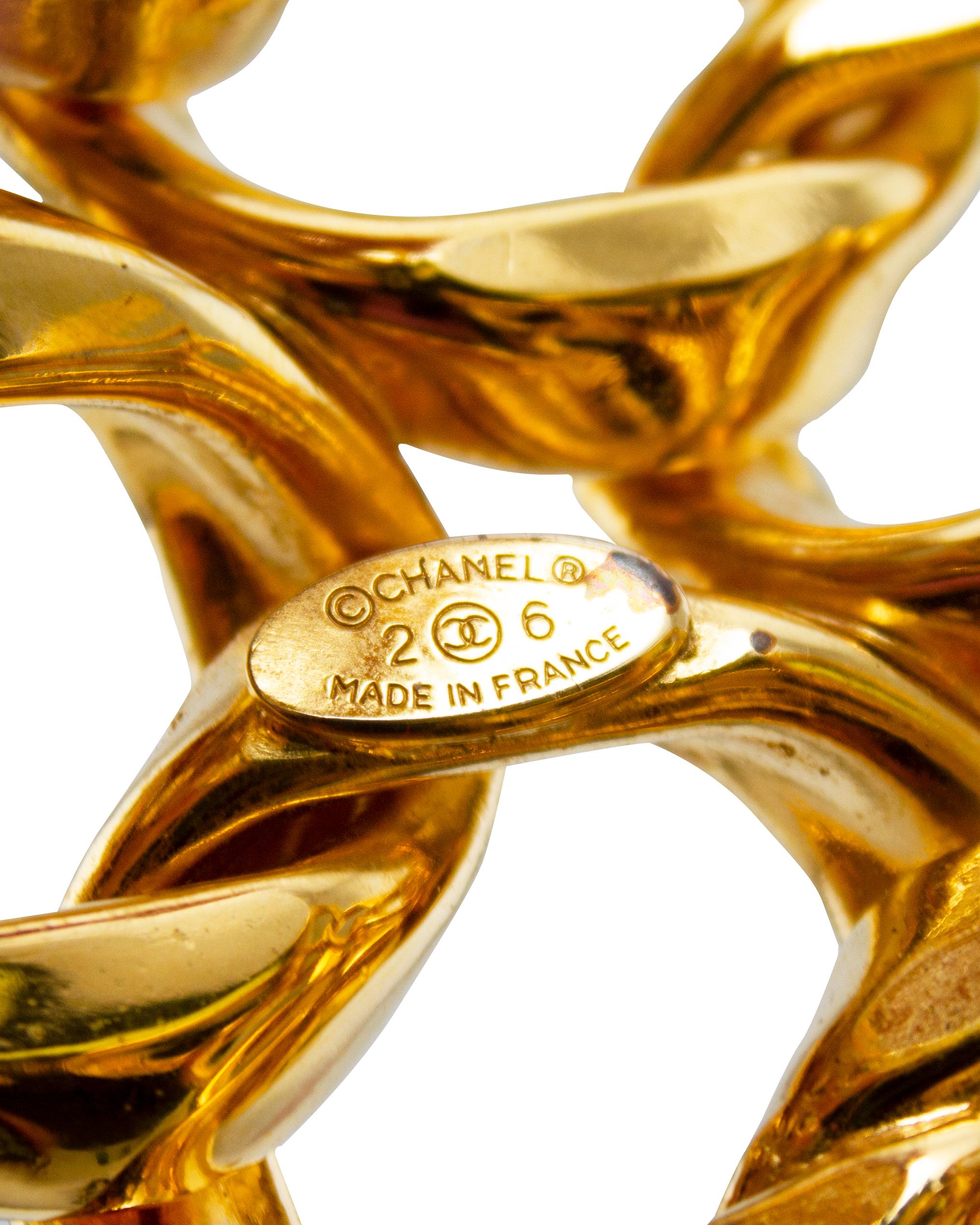 1989 Chanel Interlocking Double Chain Cuff Bracelet Col.26 For Sale 3