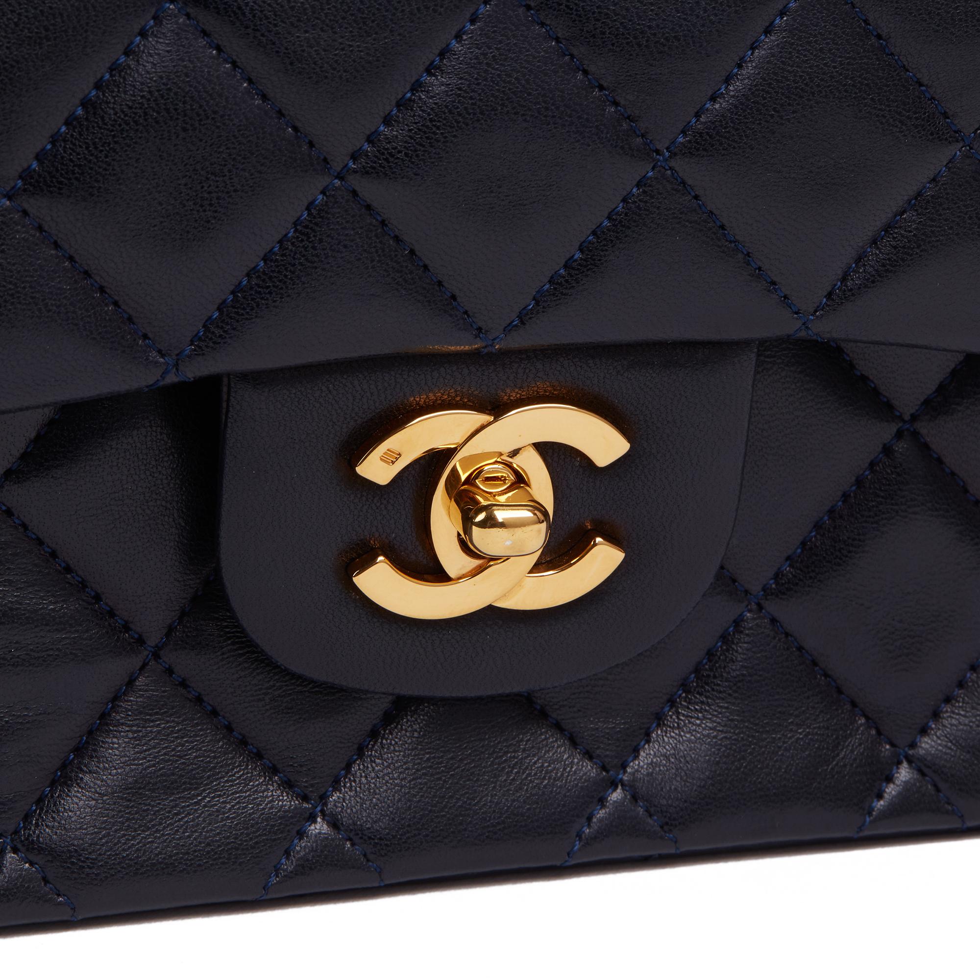 1989 Chanel Navy Quilted Lambskin Vintage Medium Classic Double Flap Bag In Excellent Condition In Bishop's Stortford, Hertfordshire
