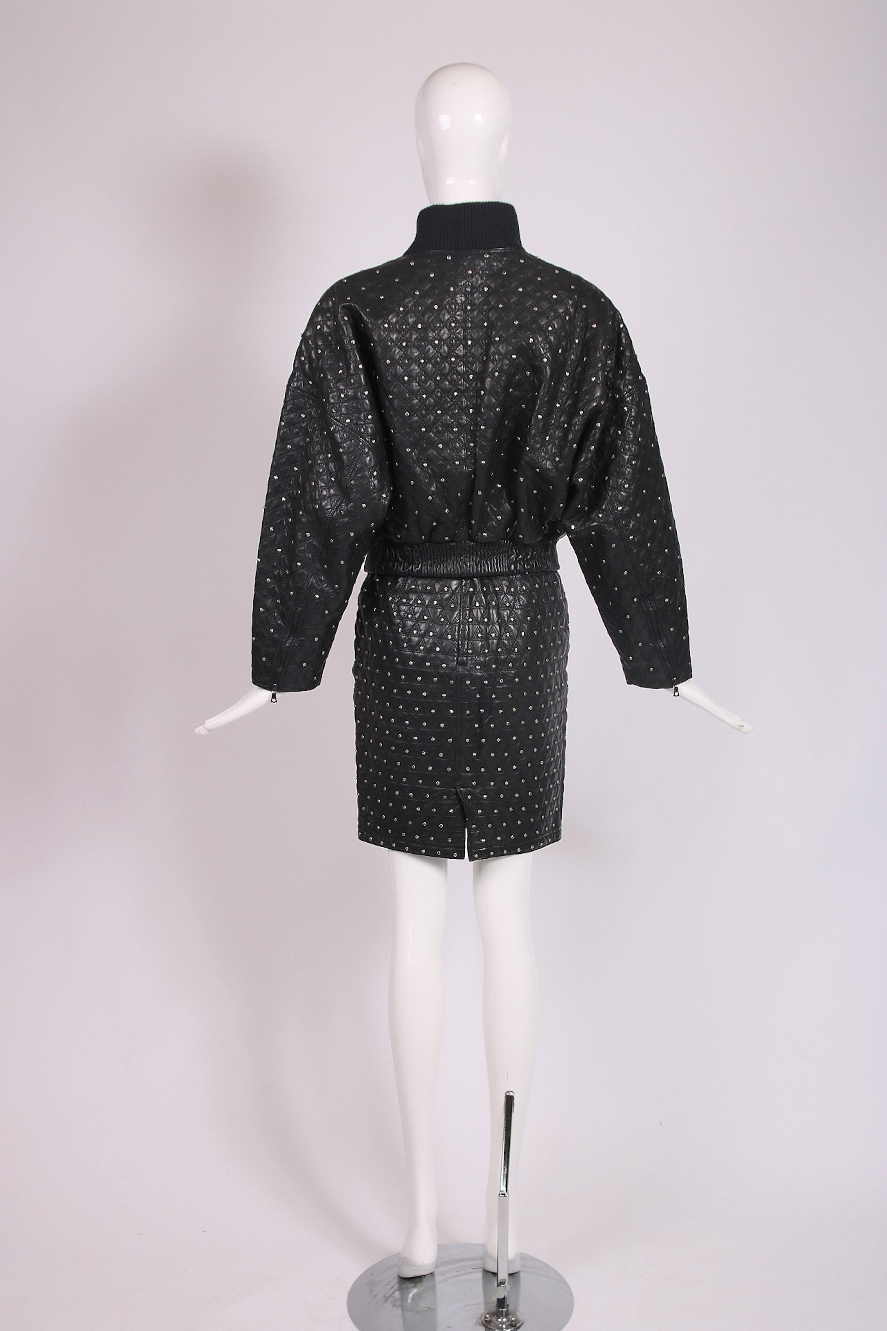 1989 F/W Gianni Versace Black Leather Quilted Skirt w/Silvertone Stud Motif In Excellent Condition For Sale In Studio City, CA