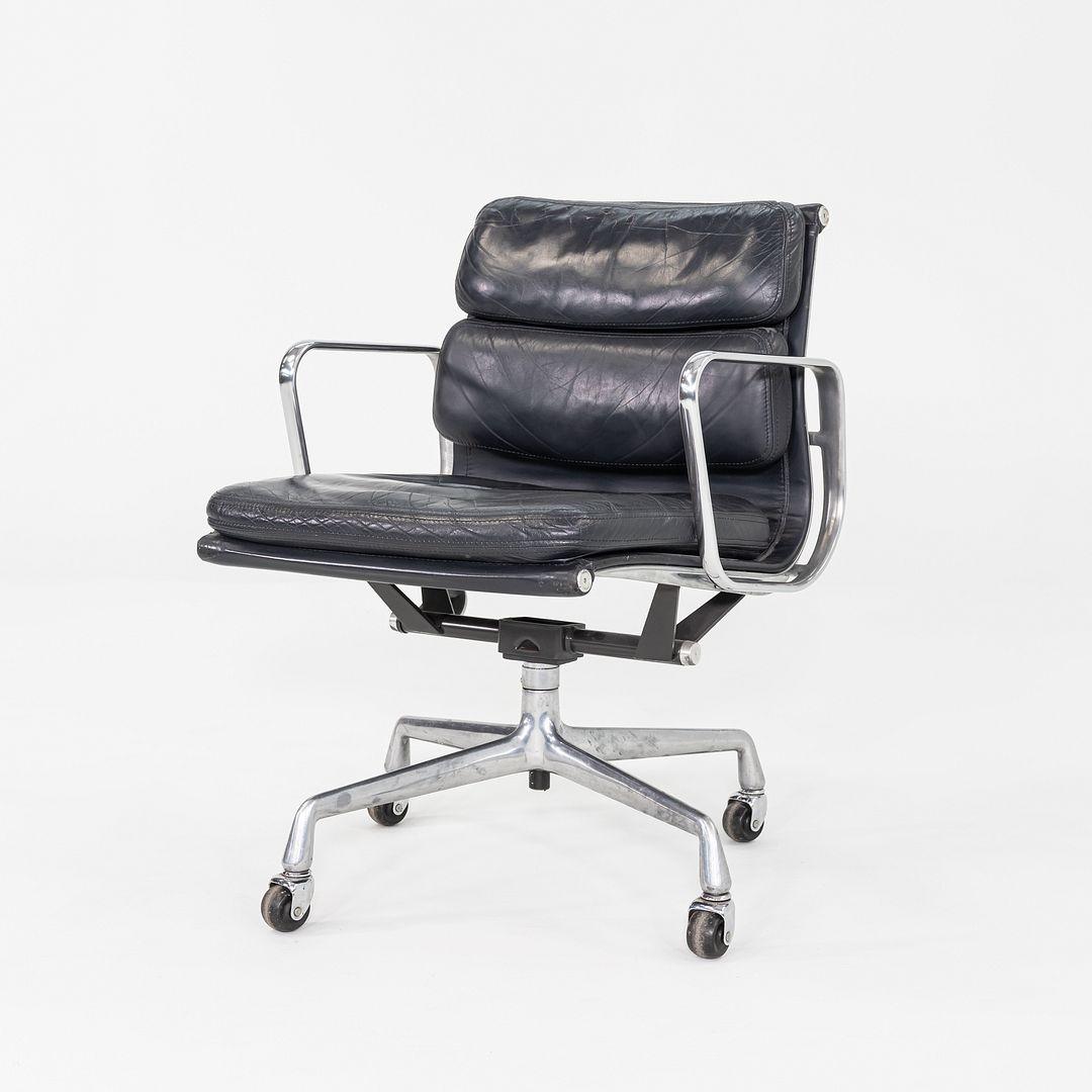1989 Herman Miller Eames Soft Pad Management Desk Chair en cuir noir en vente 3