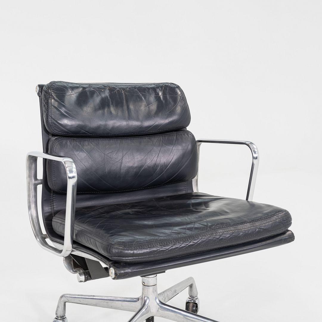 Moderne 1989 Herman Miller Eames Soft Pad Management Desk Chair en cuir noir en vente