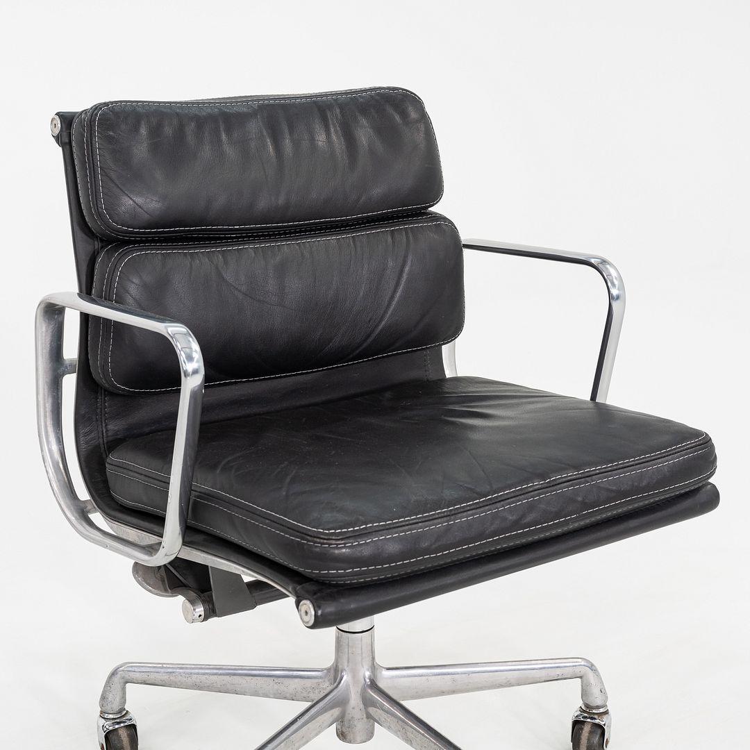 Fine XX secolo 1989 Herman Miller Eames Soft Pad Management Desk Chair in pelle nera in vendita