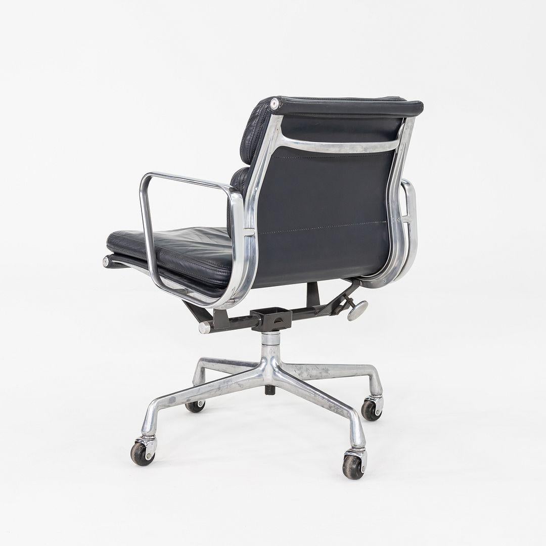 1989 Herman Miller Eames Soft Pad Management Desk Chair en cuir noir en vente 1