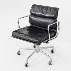 1989 Herman Miller Eames Soft Pad Management Desk Chairs in pelle nera