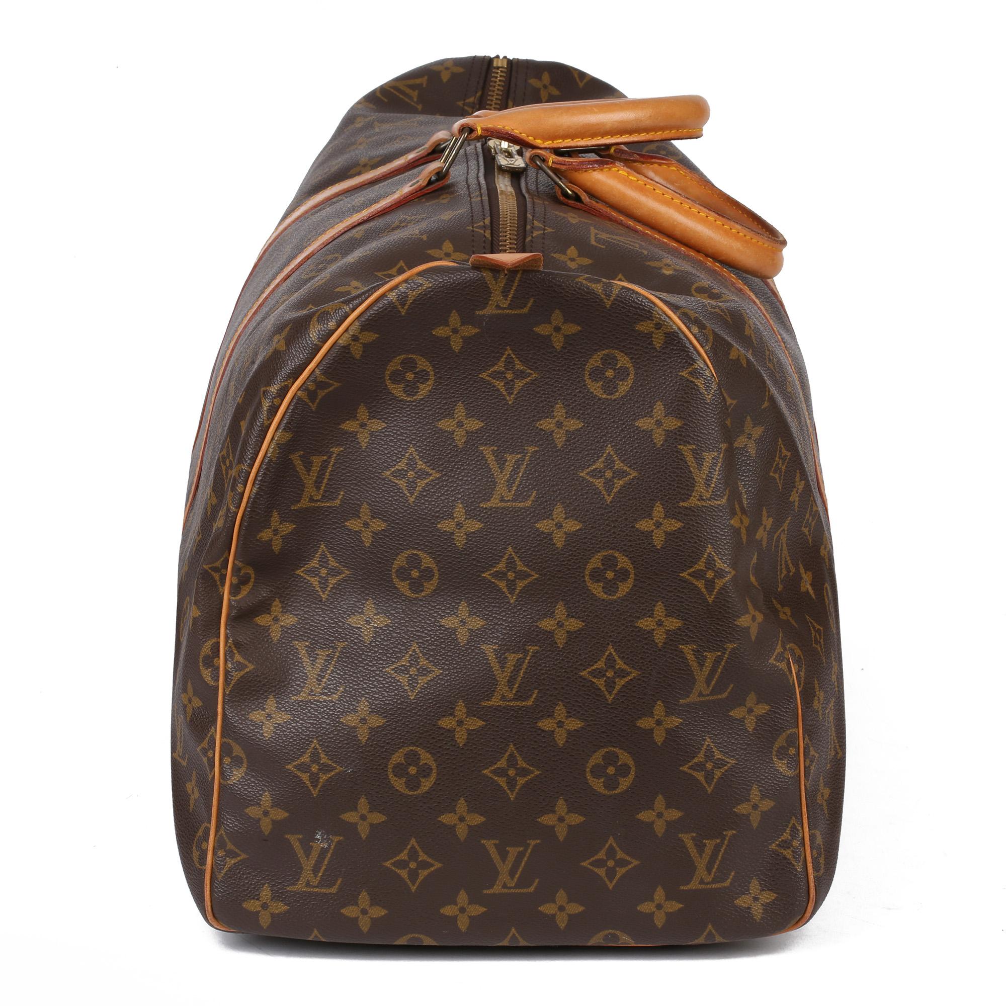 LOUIS VUITTON
Brown Monogram Coated Canvas & Vachetta Leather Vintage Keepall 55

Xupes Reference: HB3706
Serial Number: MI 8910
Age (Circa): 1989
Accompanied By: Padlock, Keys
Authenticity Details: Date Stamp (Made in France) 
Gender: Unisex
Type: