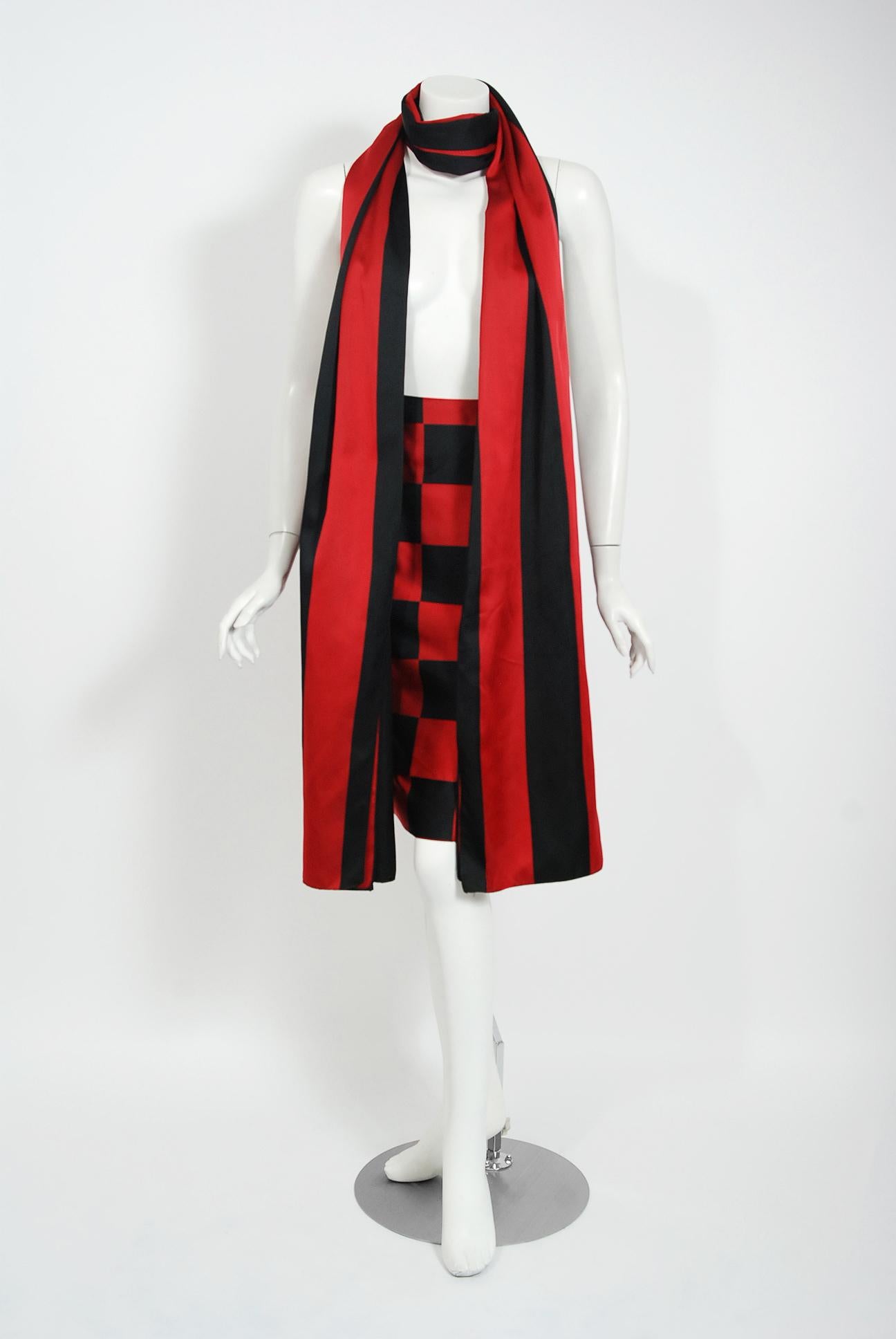 Vintage 1990s Marc Jacobs for Perry Ellis Black Red Checkered Silk Skirt w/ Wrap In Good Condition For Sale In Beverly Hills, CA