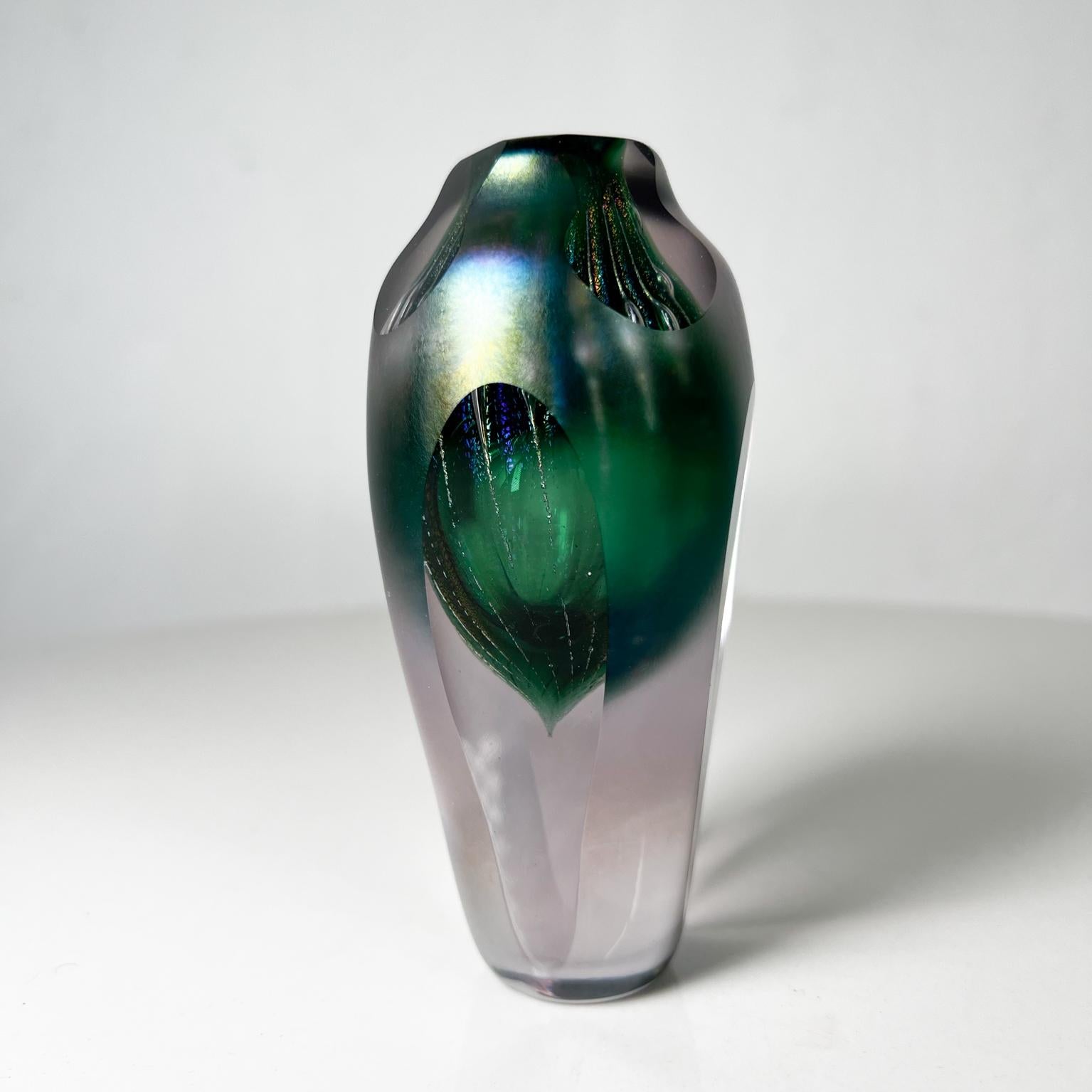Moderno 1989 Studio A soffiato a mano in vetro d'arte Vaso verde Brian Maytum in vendita