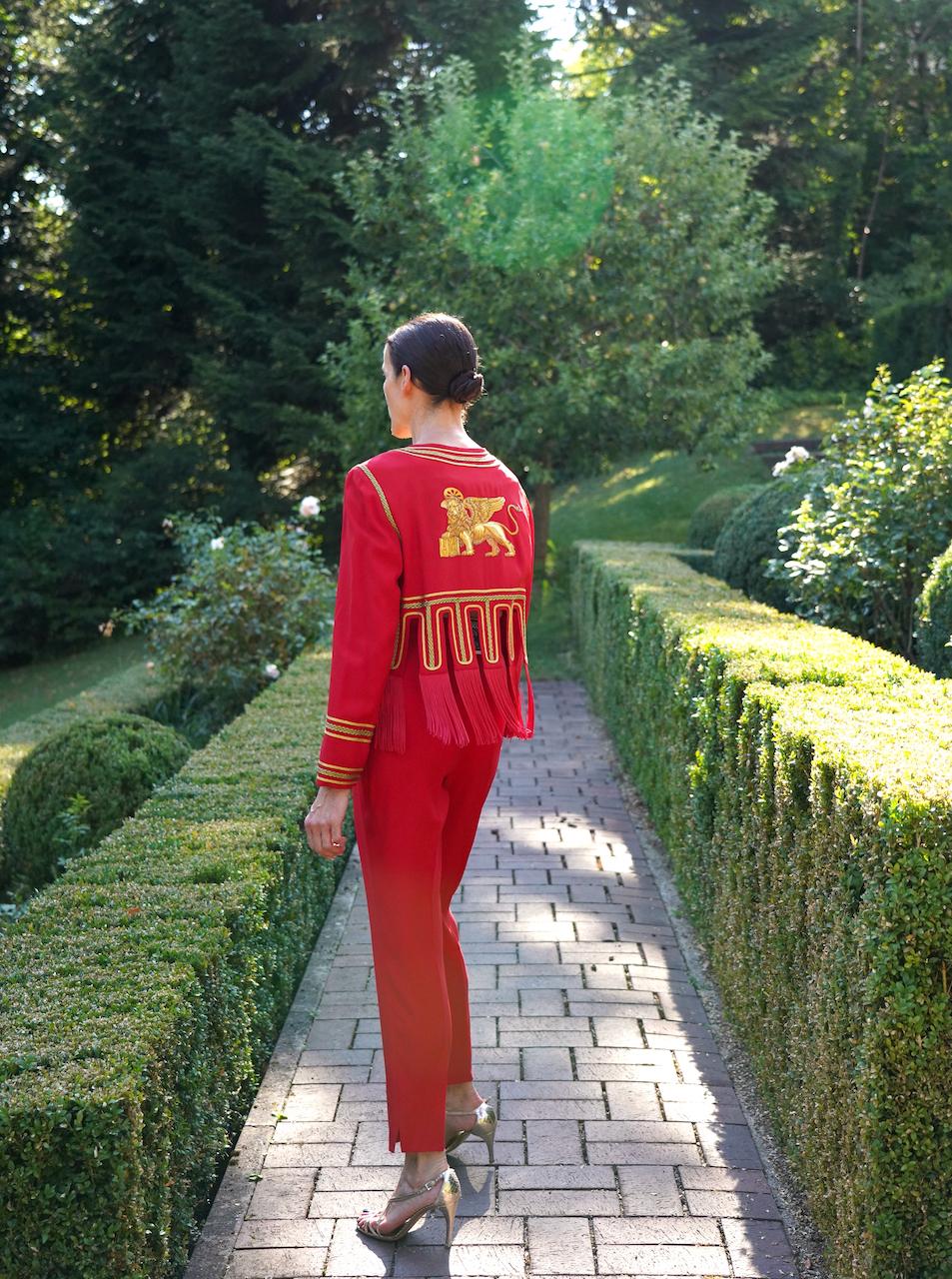 1989 MOSCHINO COUTURE Red I Love Venice Lion Appliquéd Jacket & Pant Suit For Sale 14