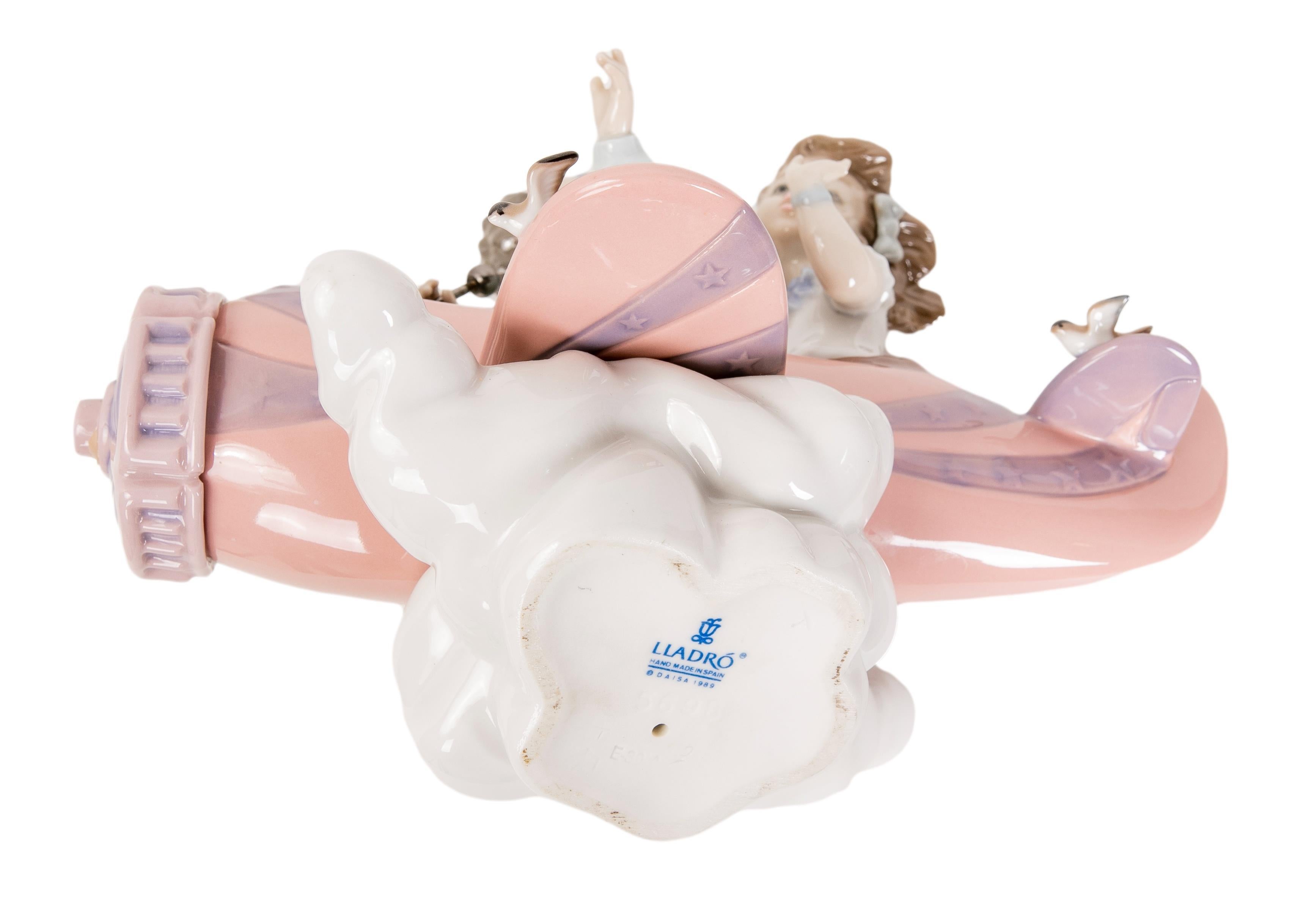 1989 Porcelain Figure of Children in Airplane Signed by the House of LLadró For Sale 8