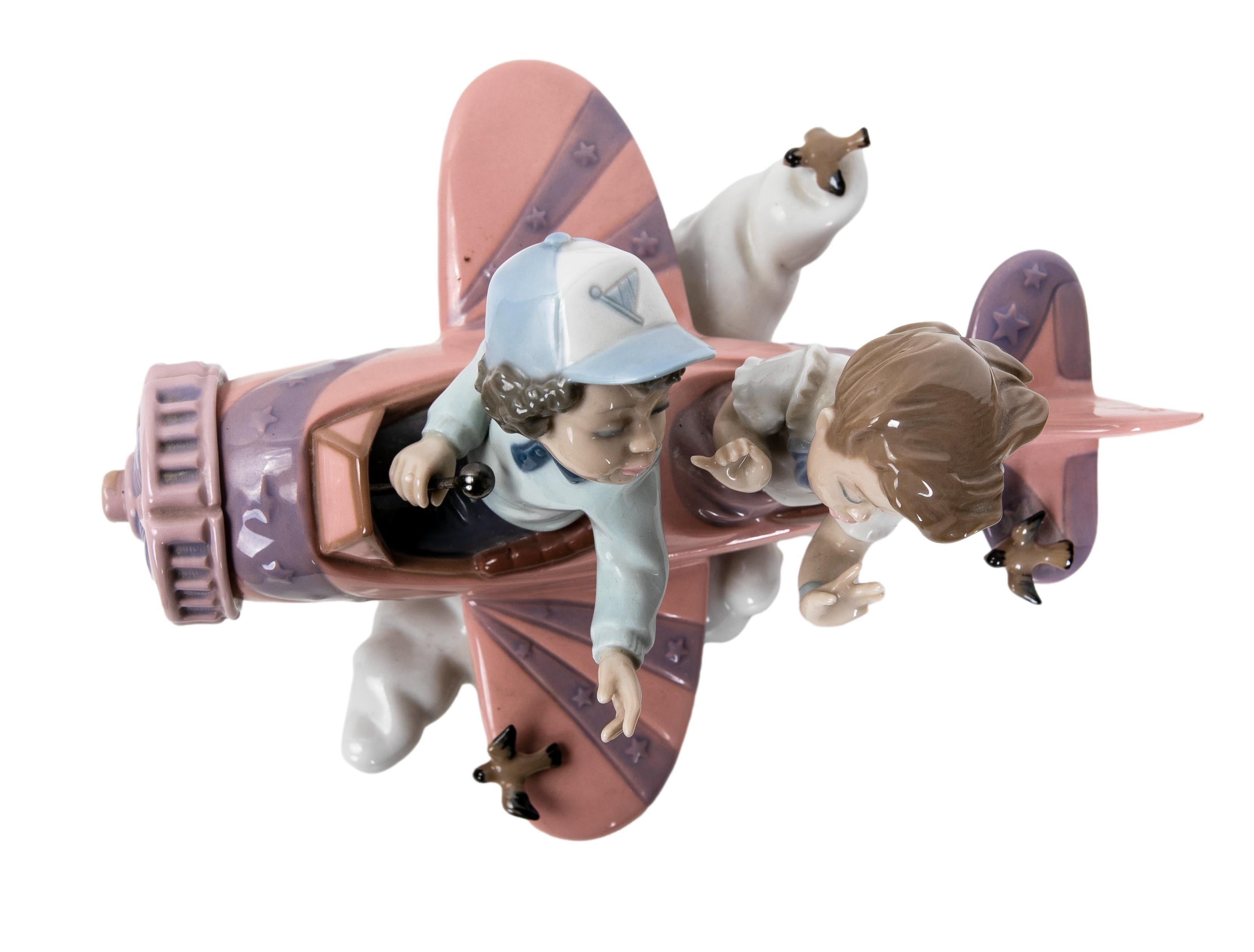 1989 Porcelain Figure of Children in Airplane Signed by the House of LLadró For Sale 3