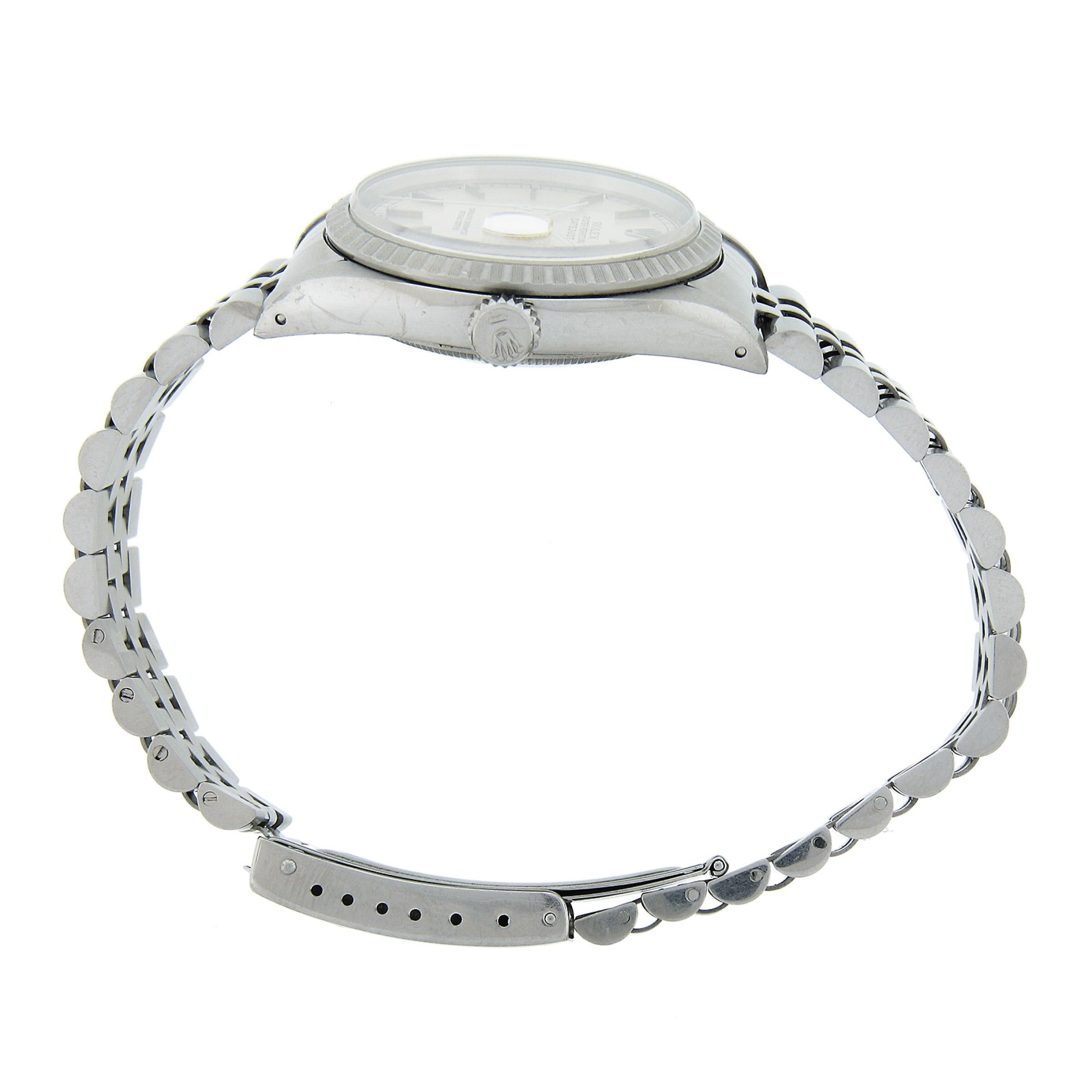 Women's or Men's 1989 Rolex Datejust Jubilee Engine Turned Bezel Silver Dial 36mm Watch Ref 16220 For Sale