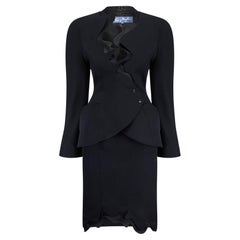 1989 Thierry Mugler Buick Kollektion Schwarzer Anzug mit geschwungenem Saum Rock und Rock