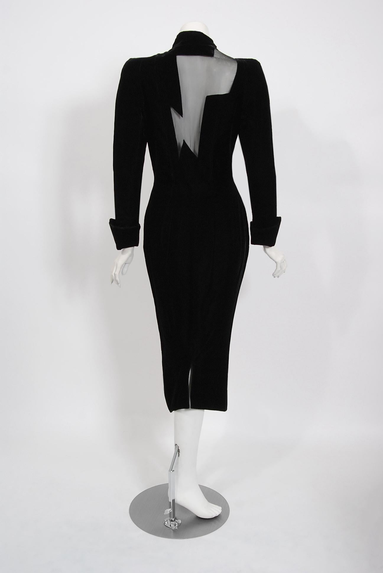 1989 Thierry Mugler Runway Black Velvet Lightning Bolt Sheer Illusion Dress (robe éclair en velours noir) 1