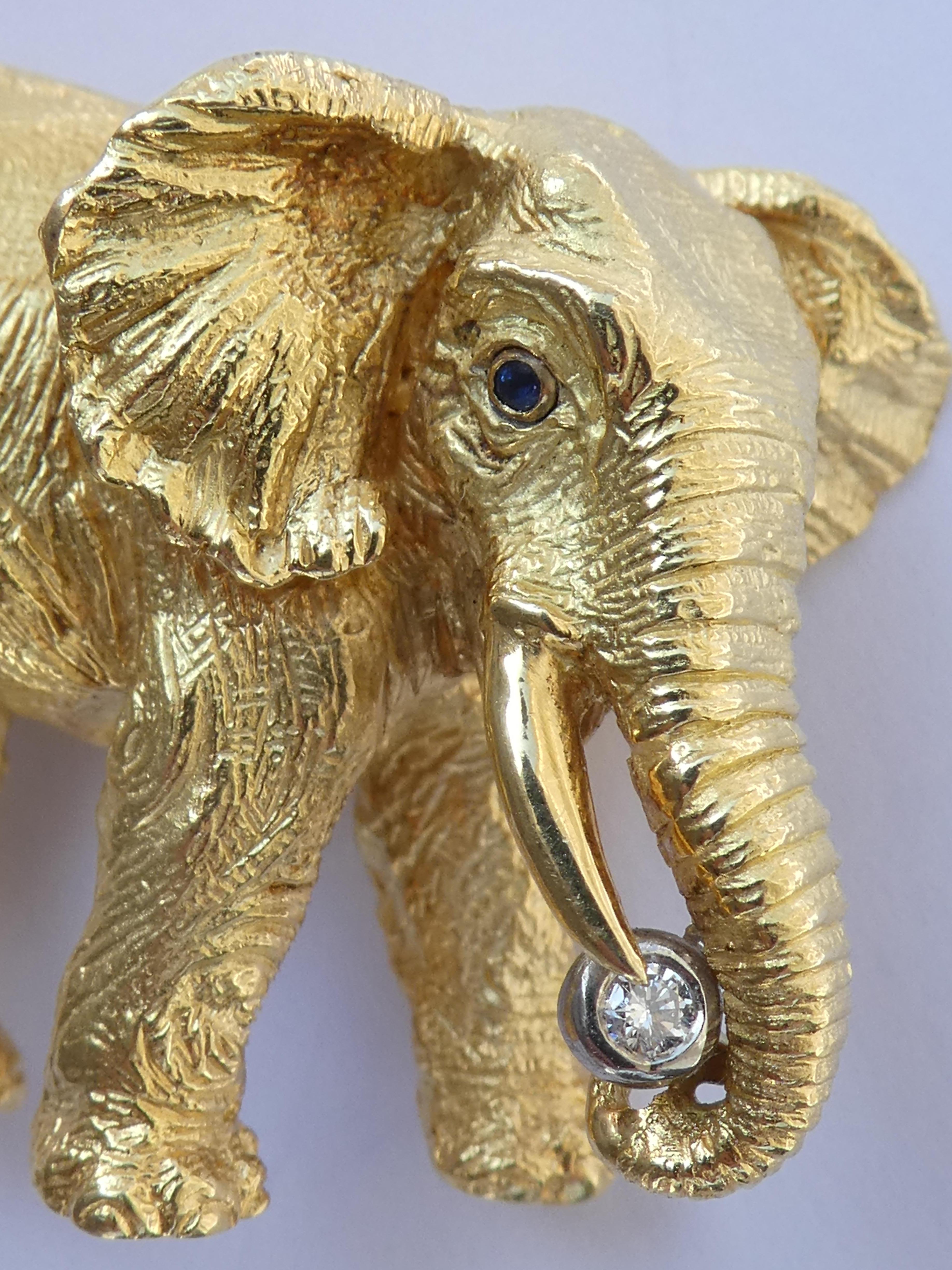 Contemporary 1989 Tiffany & Co. 18 Karat Yellow Gold Diamond Sapphires Elephant Brooch For Sale