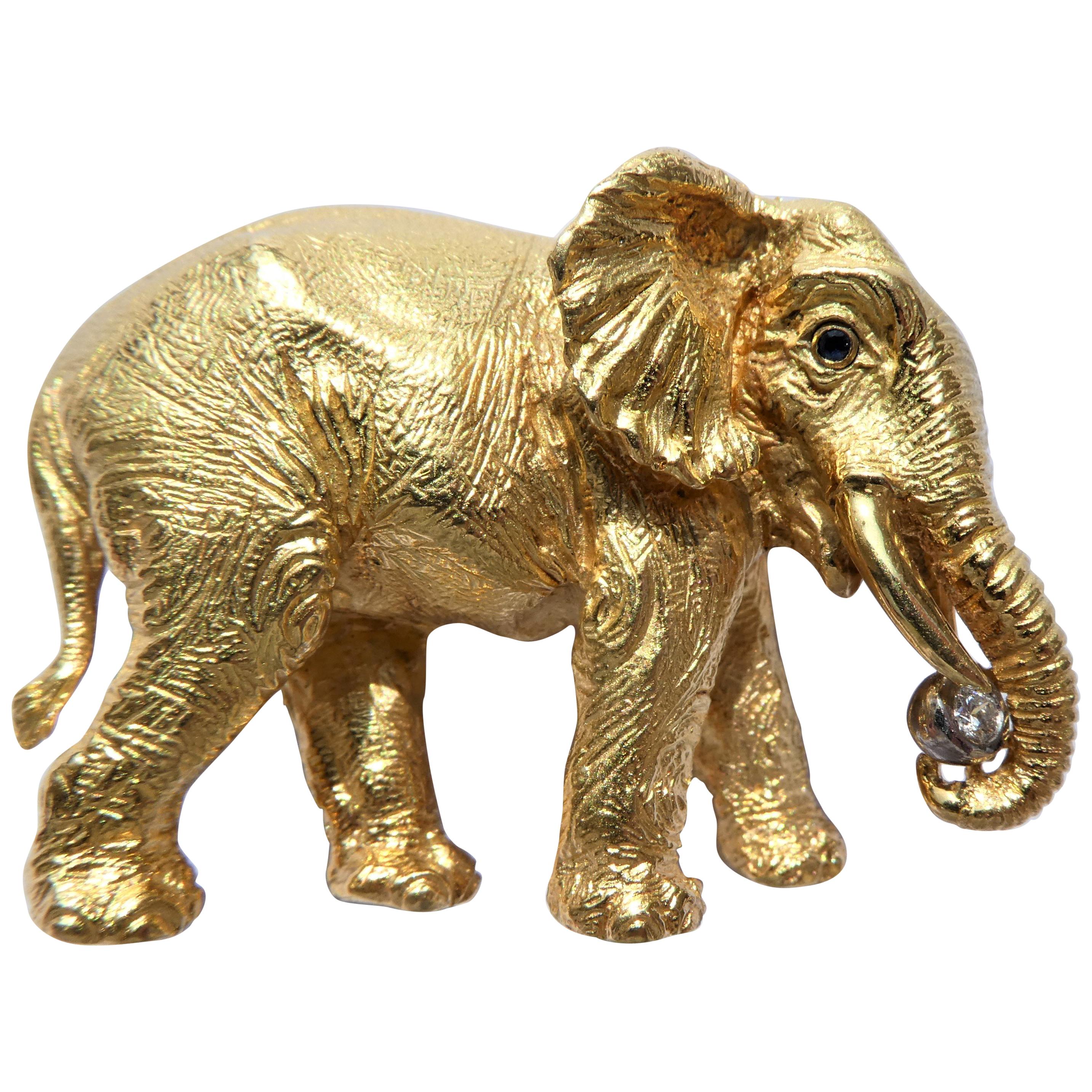 1989 Tiffany & Co. 18 Karat Yellow Gold Diamond Sapphires Elephant Brooch For Sale