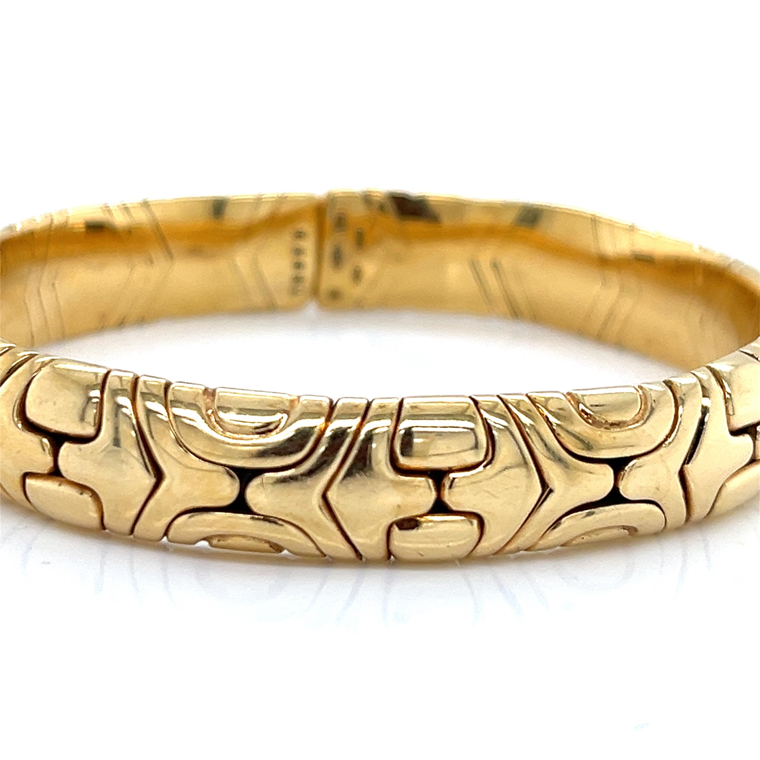 1989 Vintage Bulgari Alveare Cuff Bangle made in Solid 18-Karat Yellow Gold 2