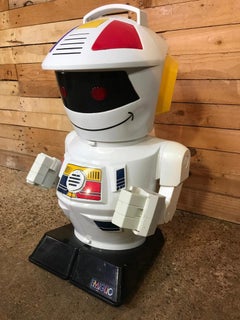 1989 Vintage Emiglio Plastic Robot Figure – Futuristic Space Age Design