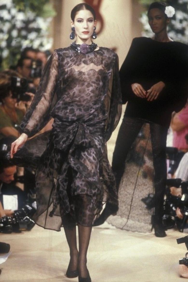 1989 YVES SAINT LAURENT Haute Couture Seidenkleid RUNWAY   Damen im Angebot