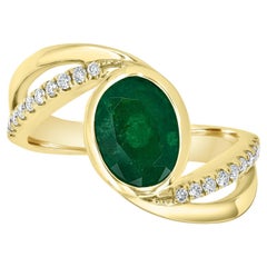 1.98ct Emerald Ring with 0.19Tct Diamonds Set in 14K Yellow Gold