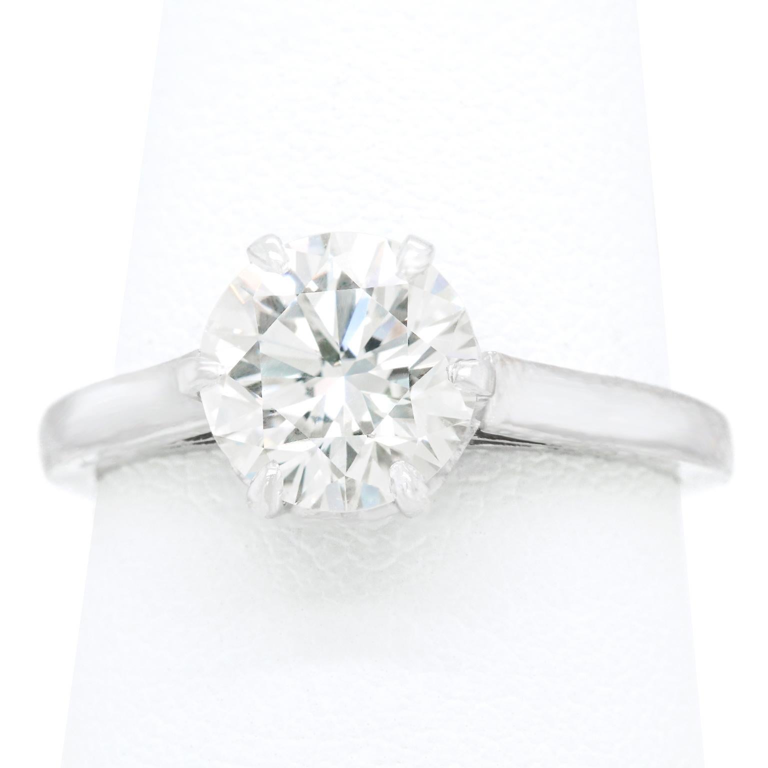 1.98ct G VVS2 Diamond-Set Platinum Engagement Ring For Sale 5