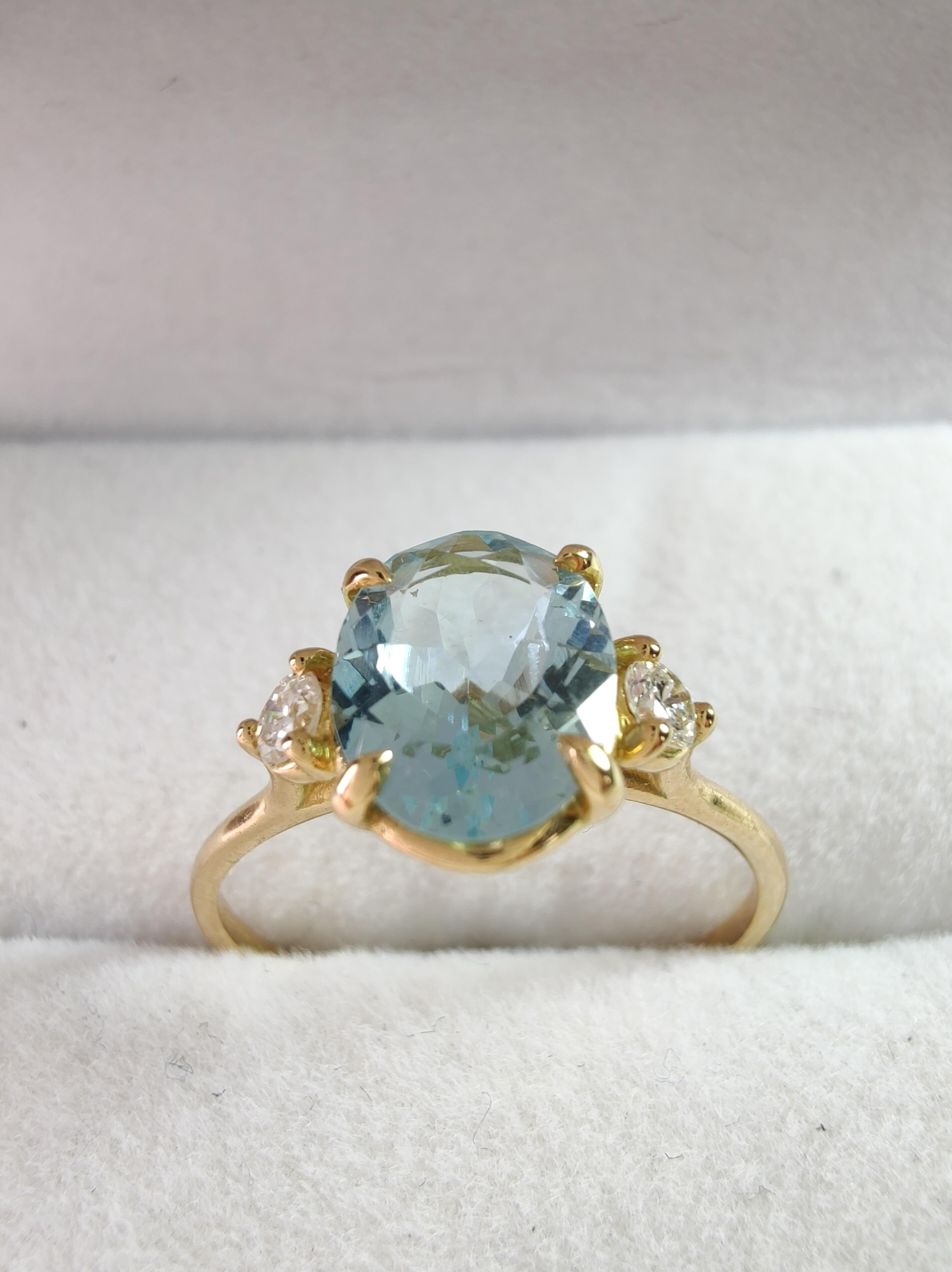 1.98ct Natural Aquamarine and Diamond Three-Stone Ring in 18K Gold  Gift for her For Sale 4