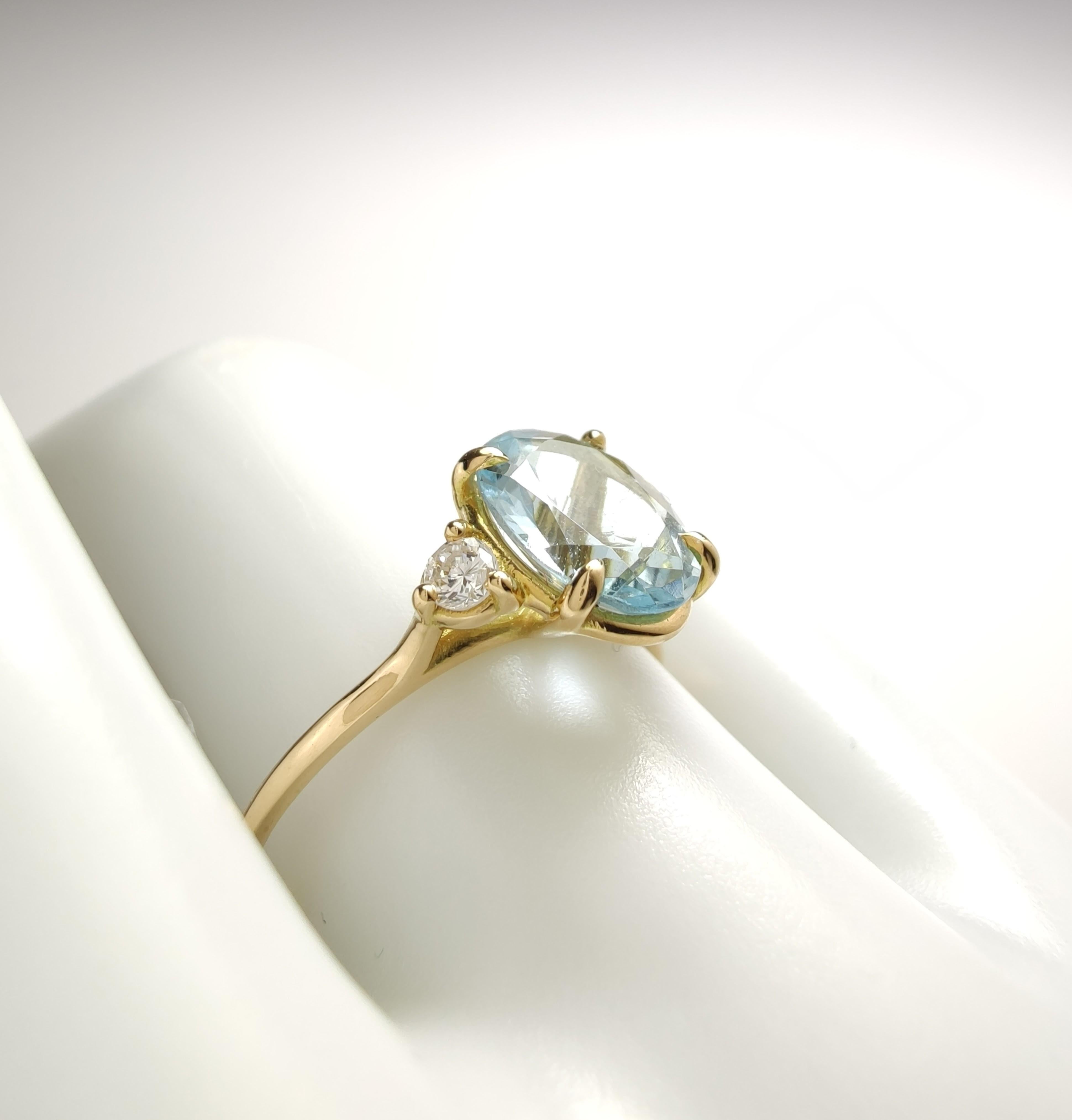 1.98ct Natural Aquamarine and Diamond Three-Stone Ring in 18K Gold  Gift for her For Sale 6