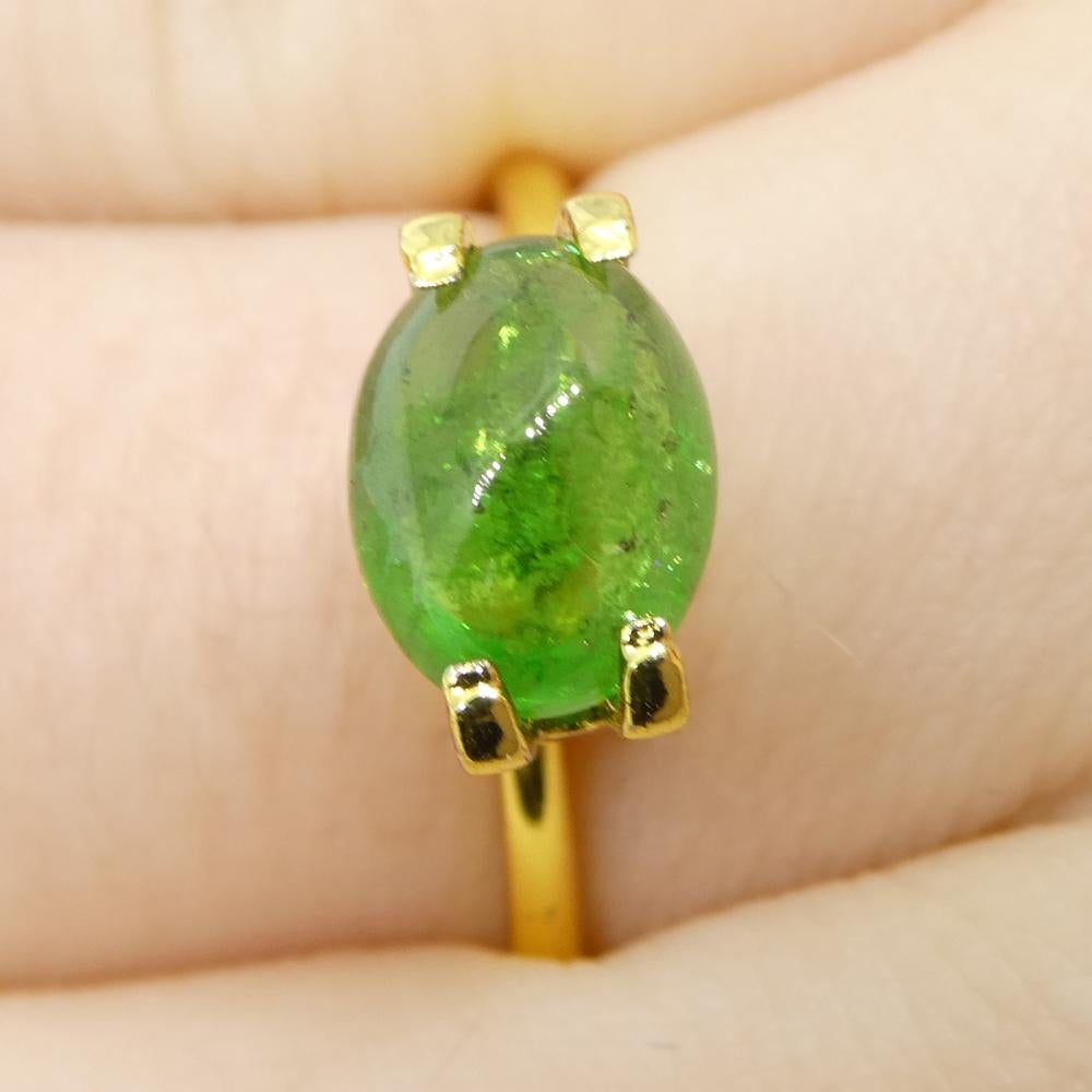 Taille ovale 1.98ct Cabochon ovale de grenat tsavorite vert du Kenya, non chauffé en vente